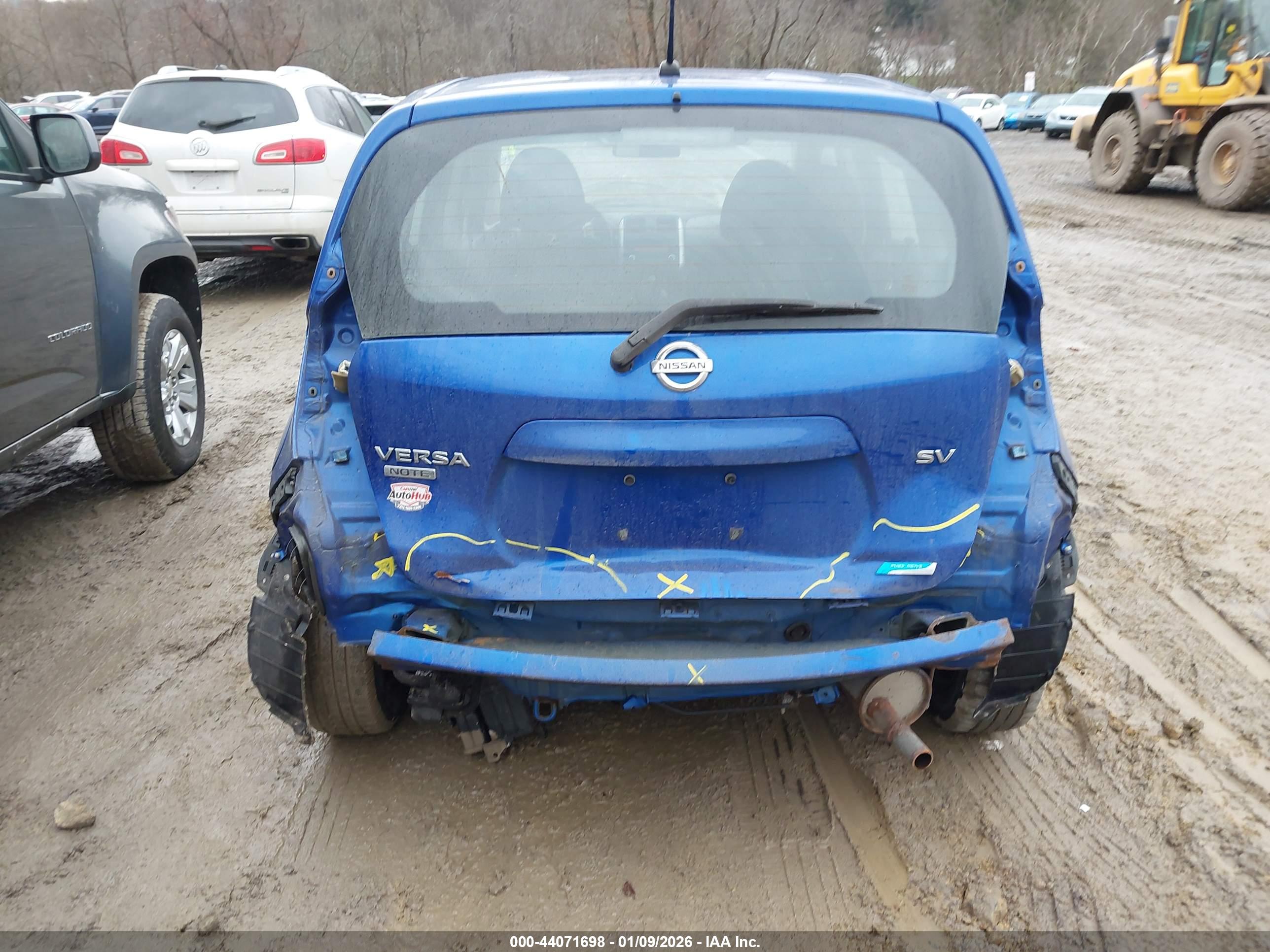 NISSAN VERSA image 6