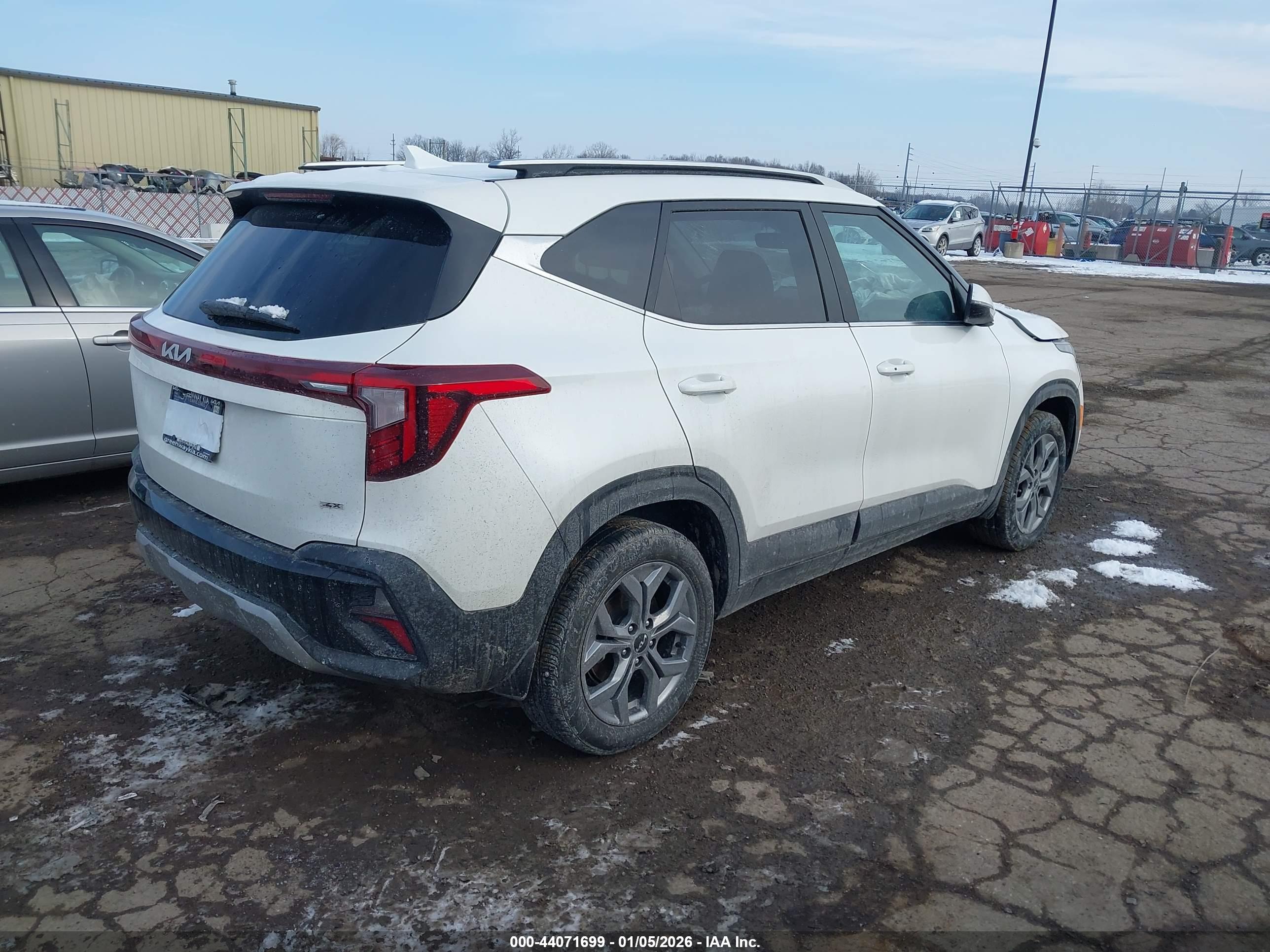 KIA SELTOS image 4