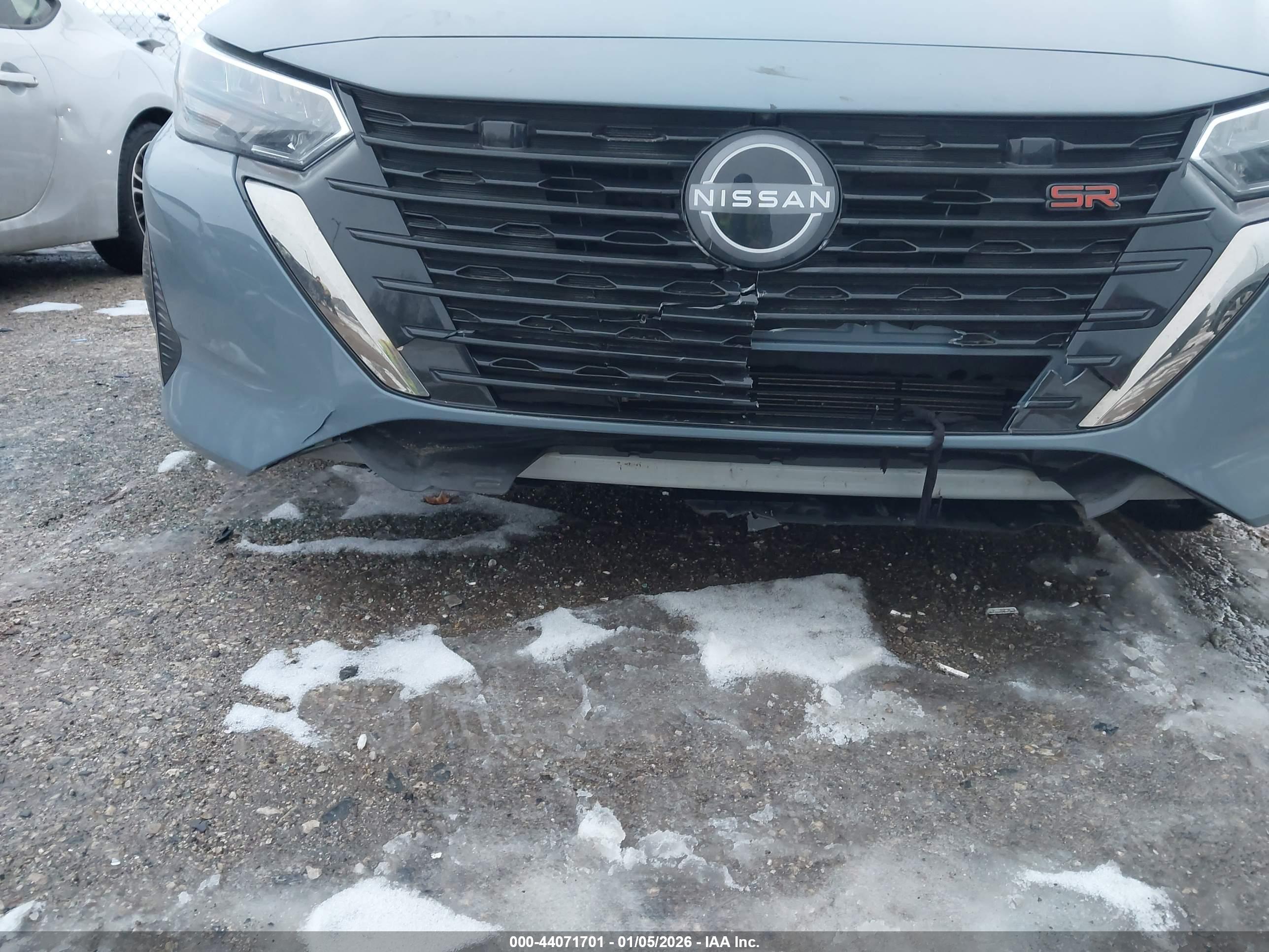NISSAN SENTRA image 6