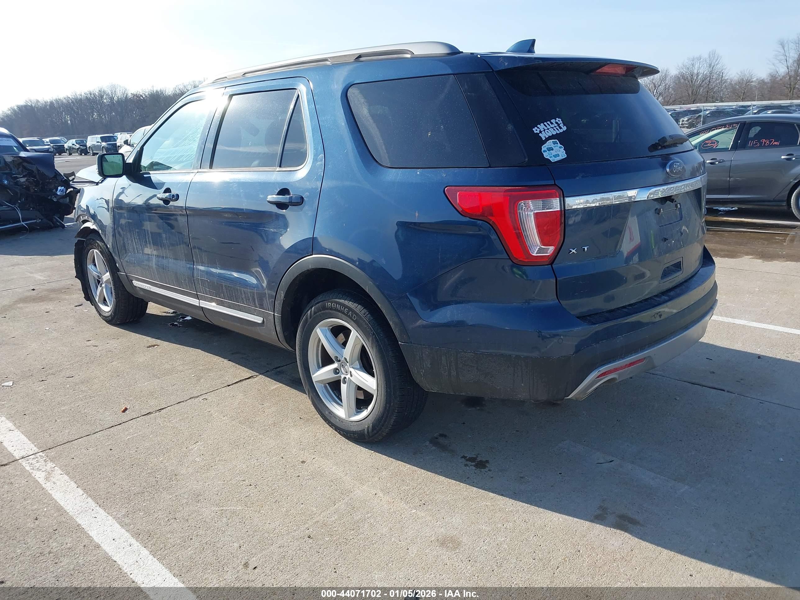 FORD EXPLORER image 3