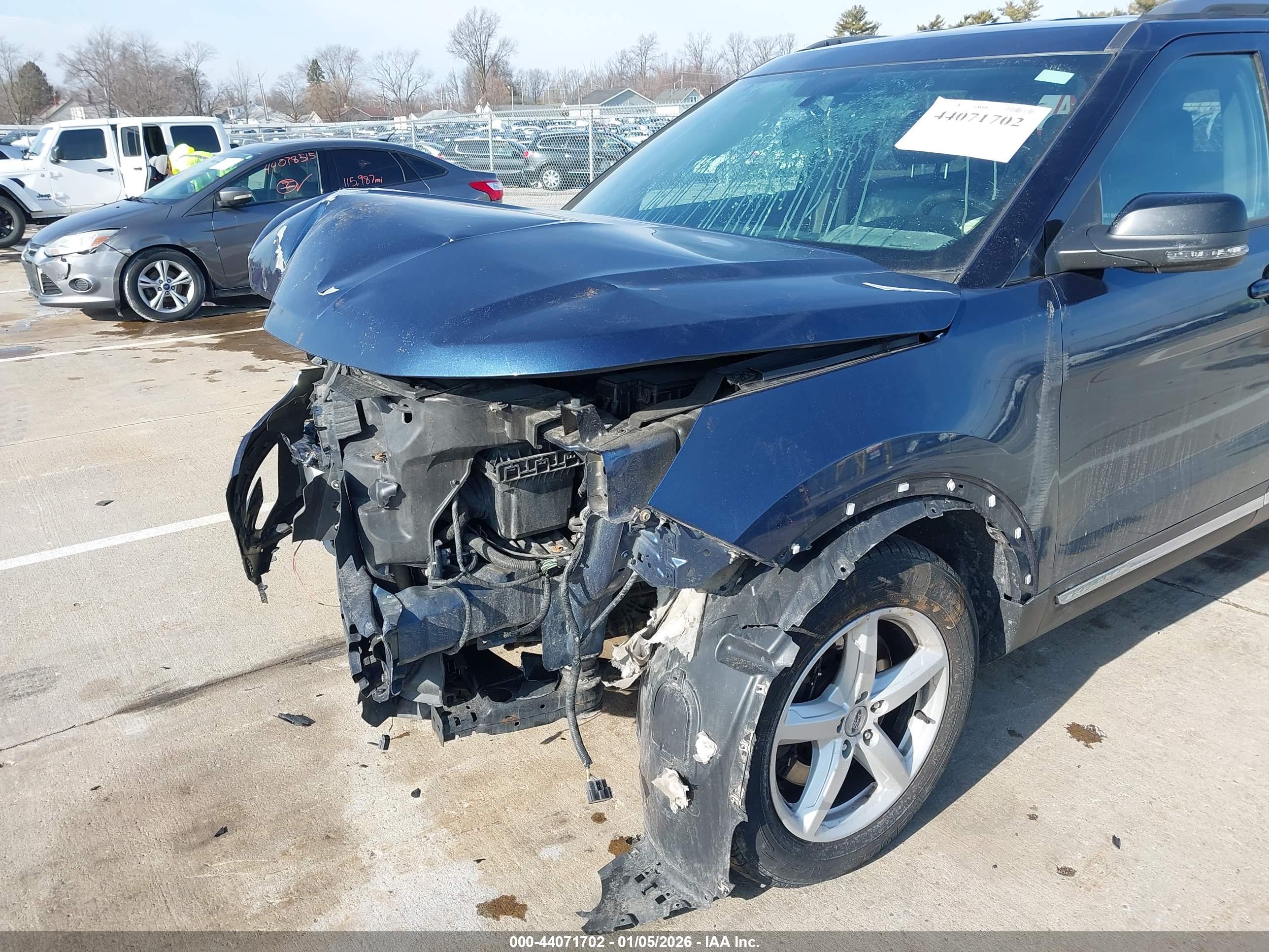 FORD EXPLORER image 6