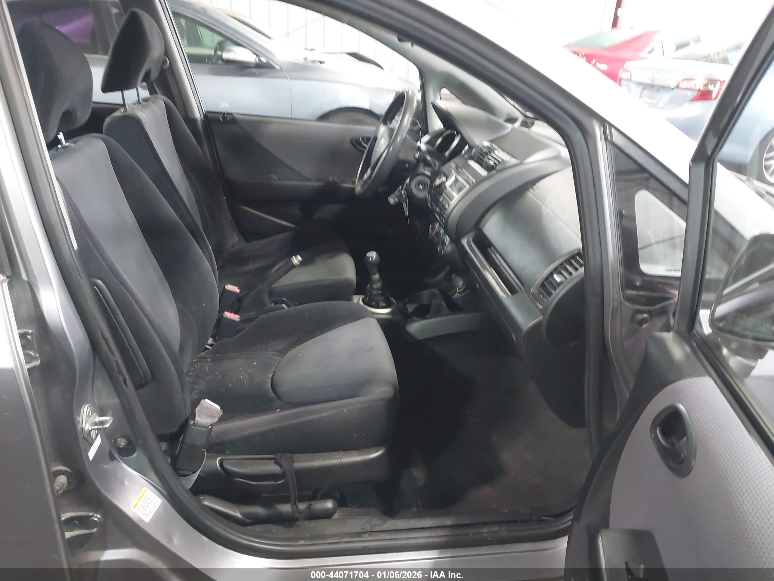 HONDA FIT image 5