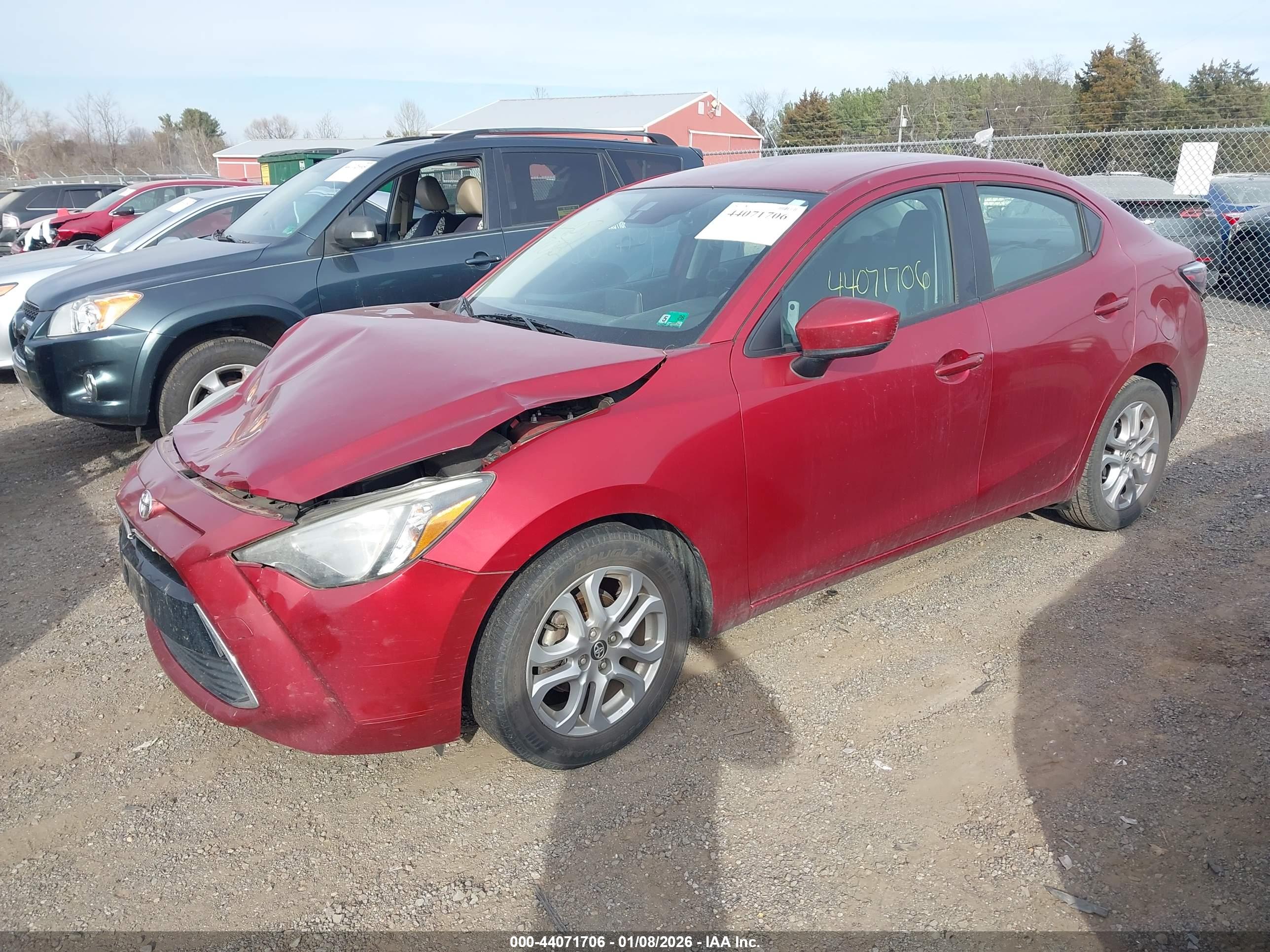 TOYOTA YARIS image 2