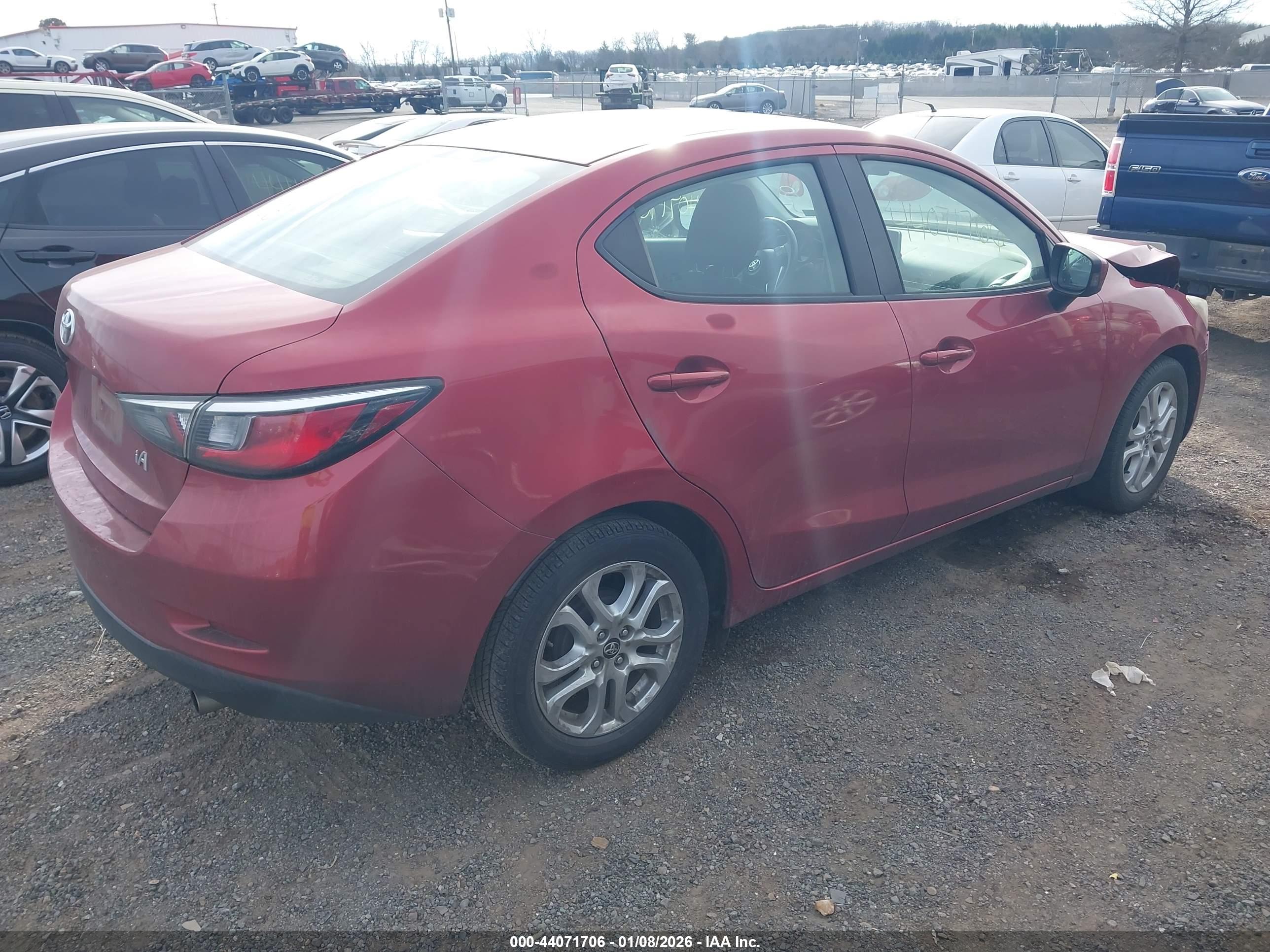 TOYOTA YARIS image 4