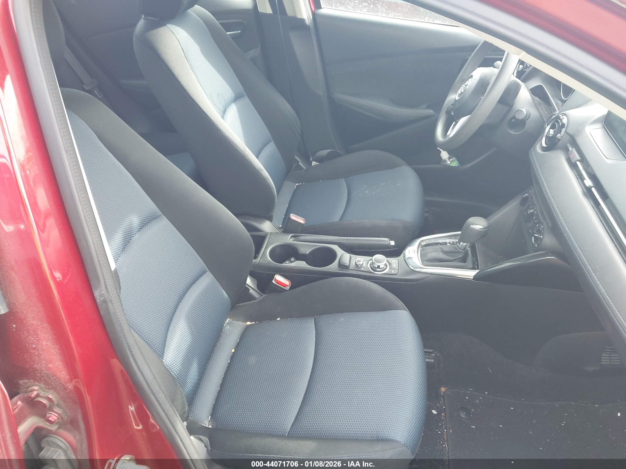 TOYOTA YARIS image 5