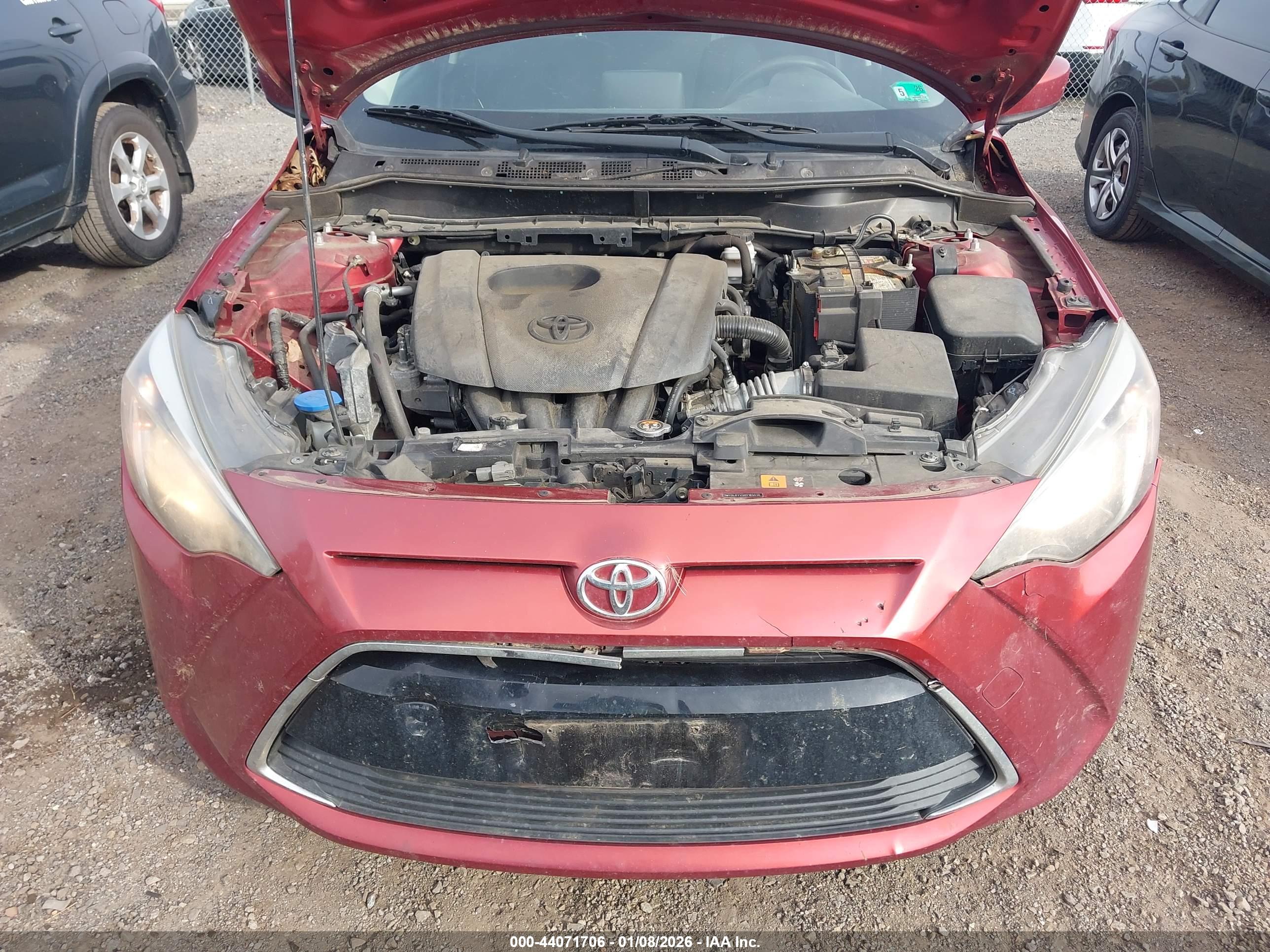 TOYOTA YARIS image 6