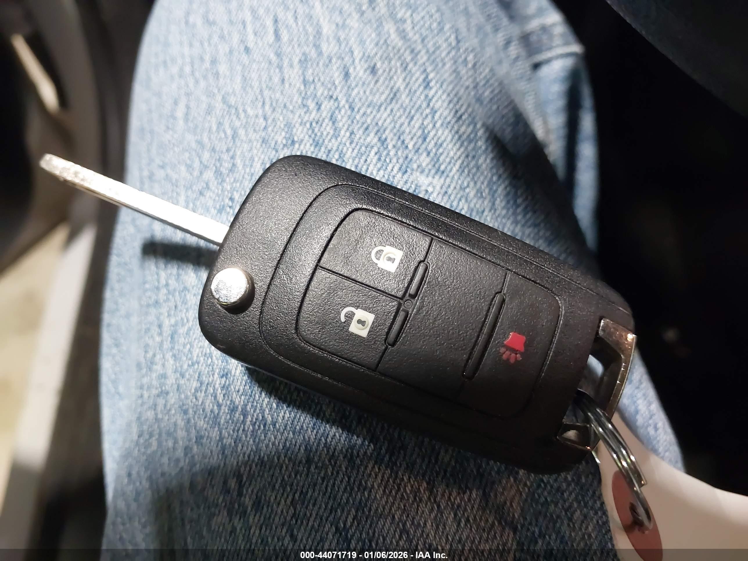 CHEVROLET EQUINOX image 11
