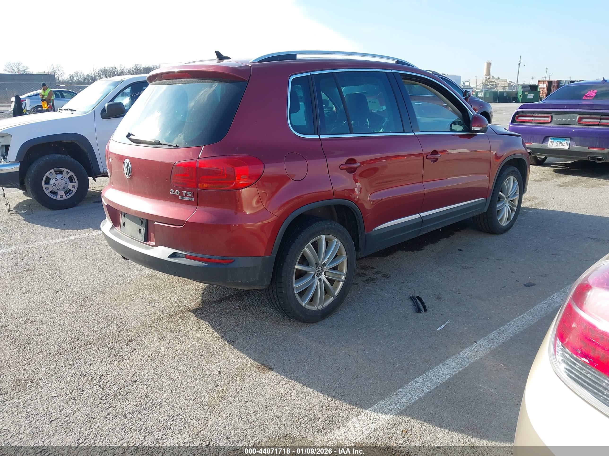 VOLKSWAGEN TIGUAN image 4