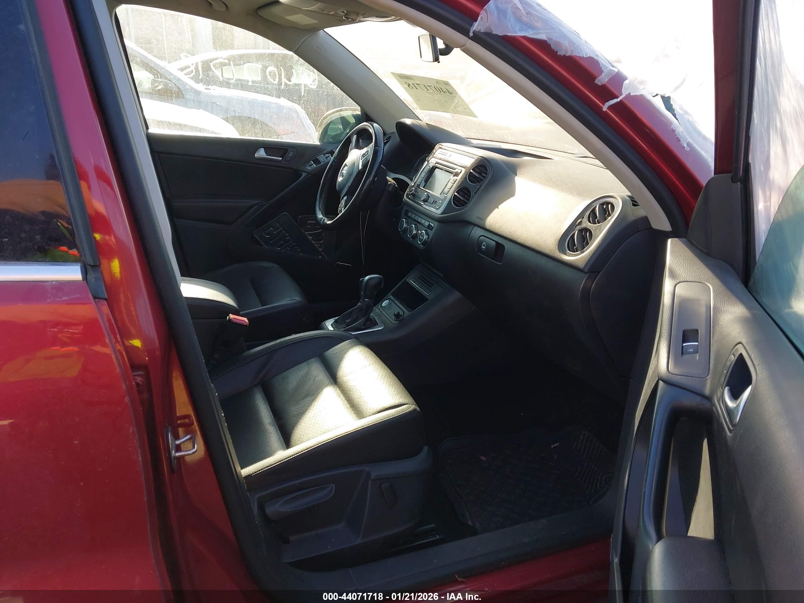 VOLKSWAGEN TIGUAN image 5