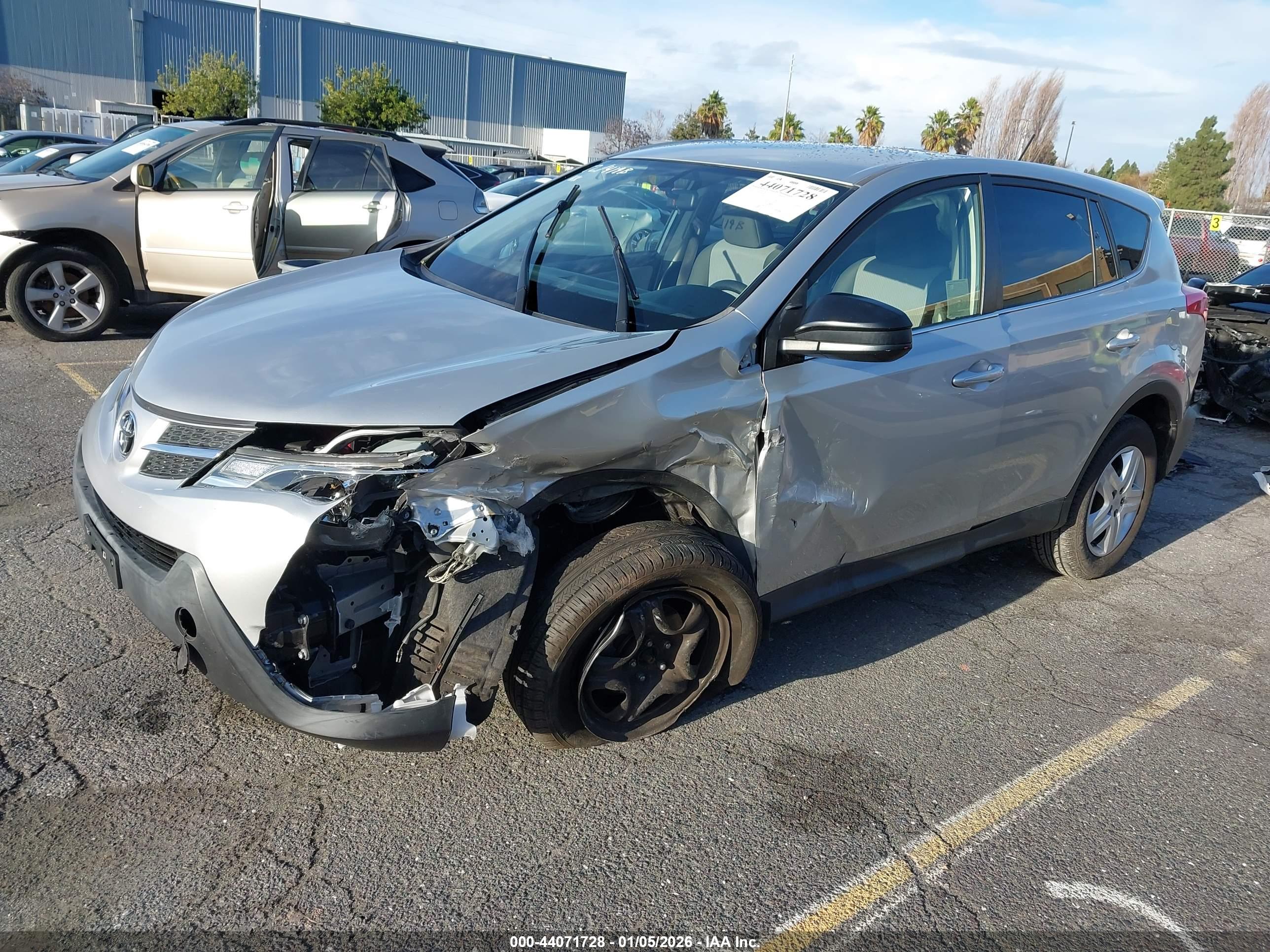 TOYOTA RAV4 image 2