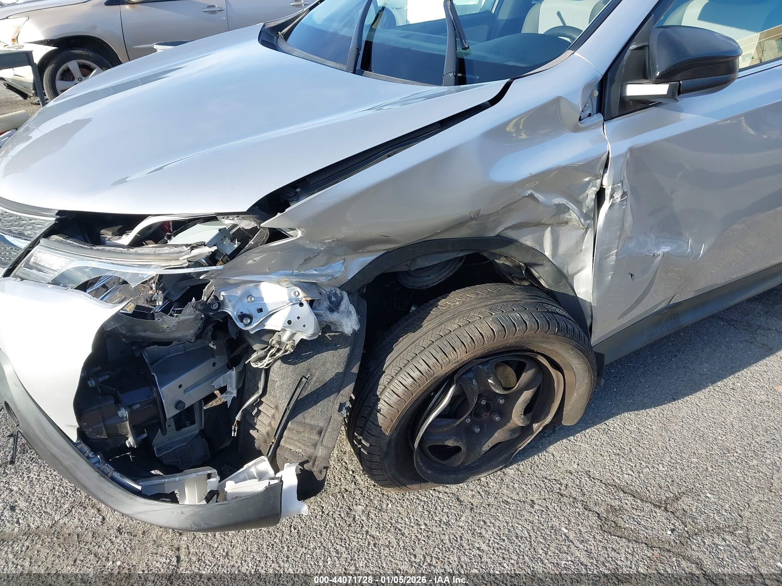 TOYOTA RAV4 image 6