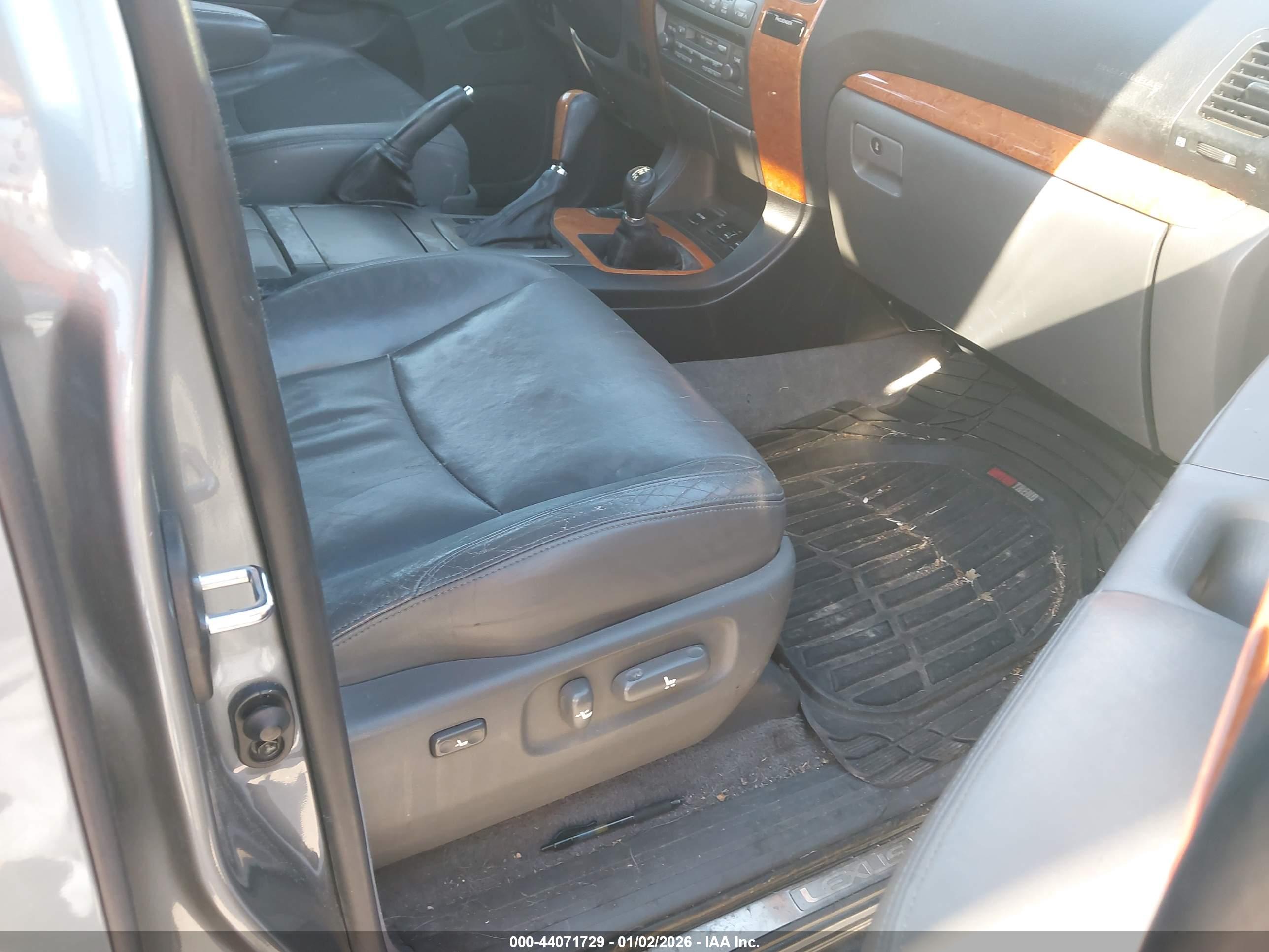 LEXUS GX image 5
