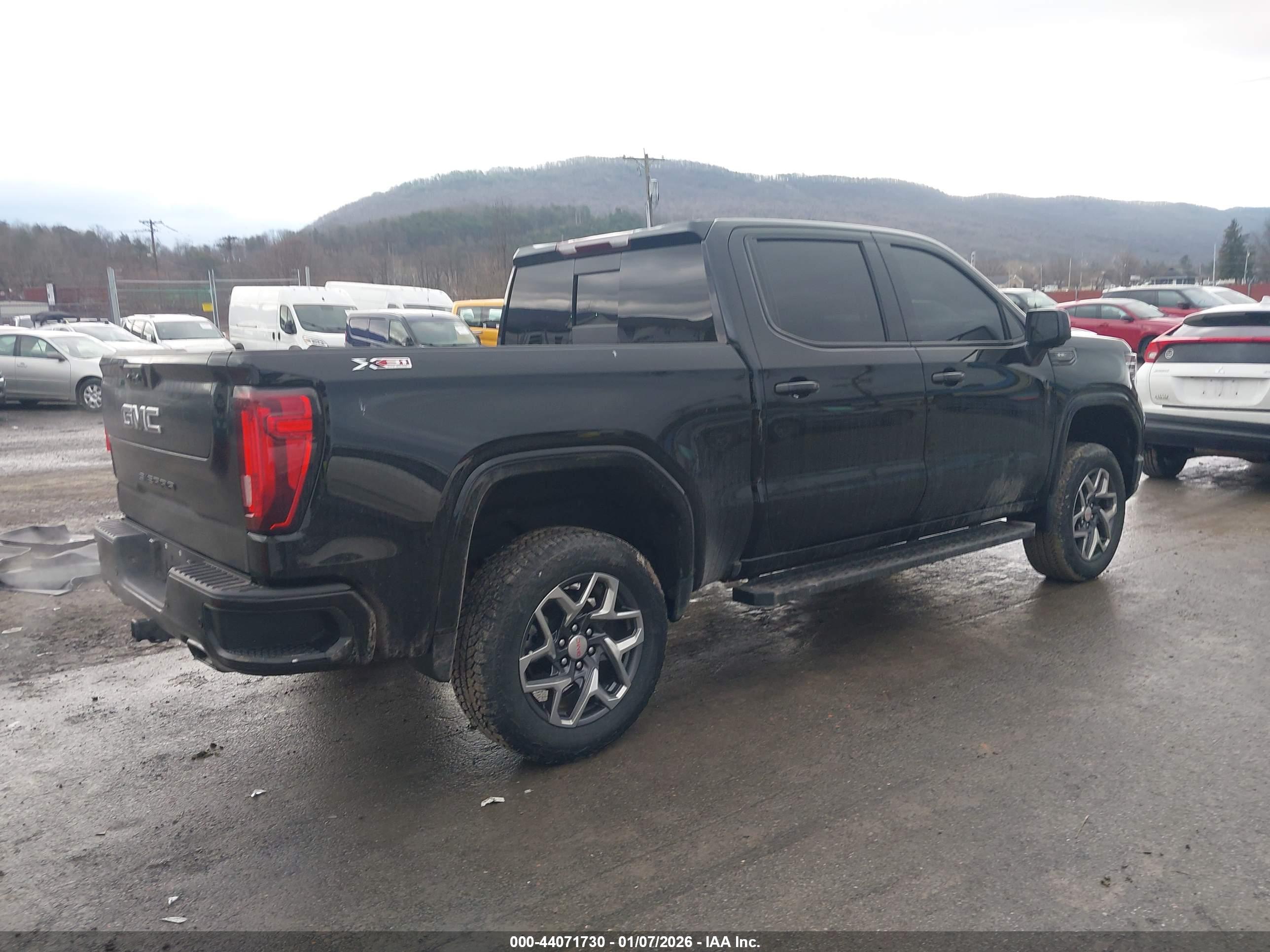 GMC SIERRA image 4