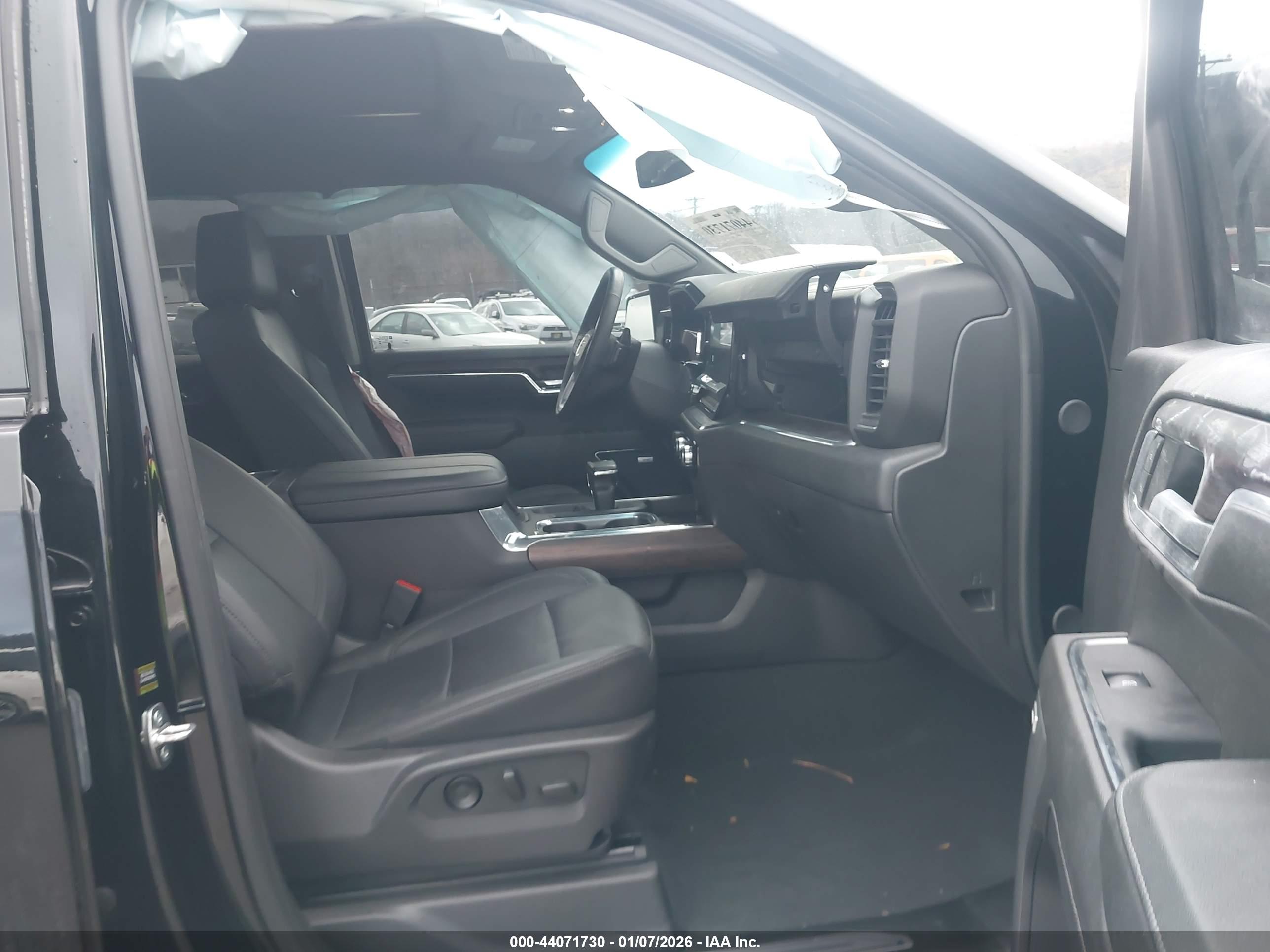 GMC SIERRA image 5