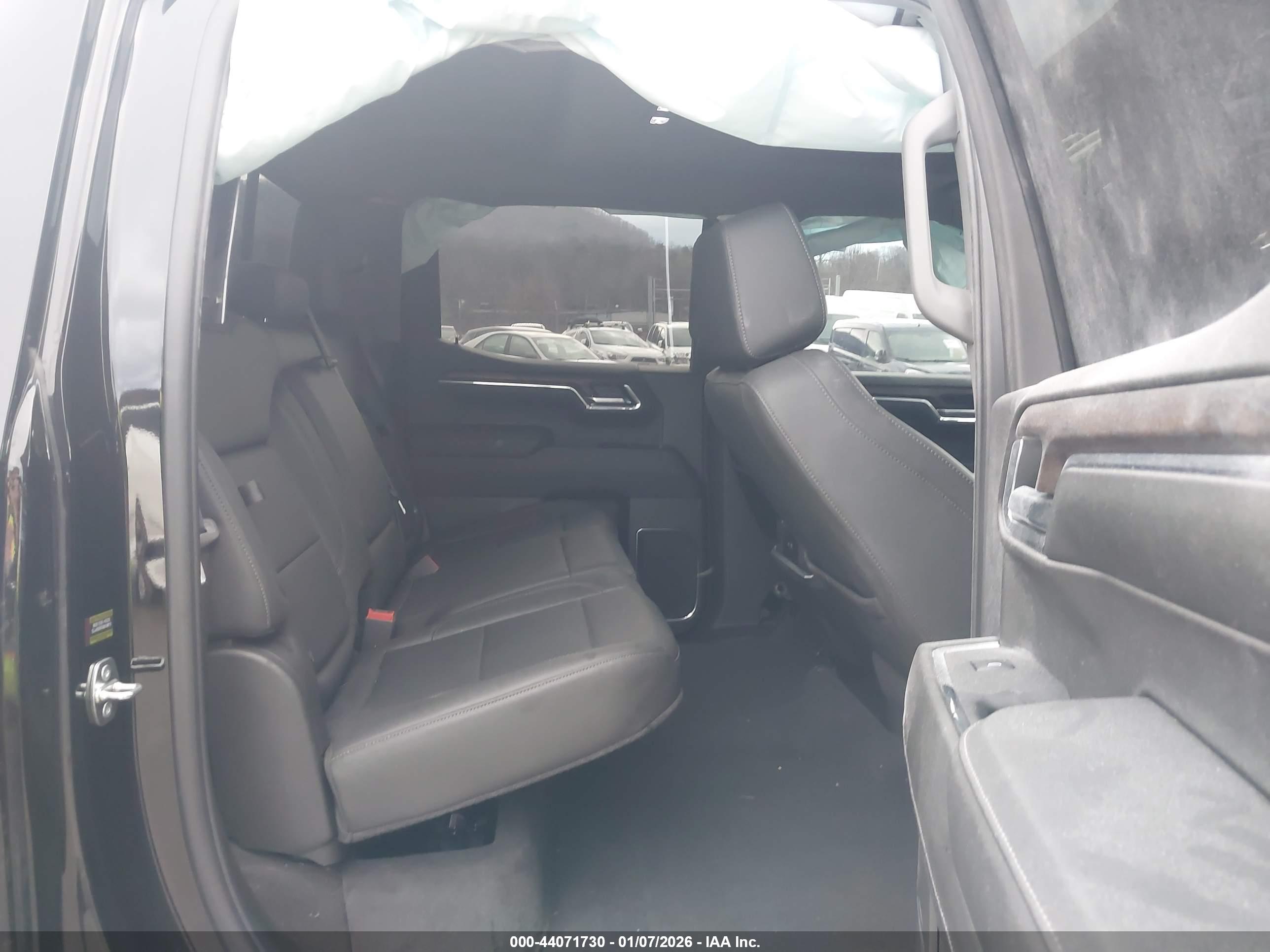 GMC SIERRA image 8