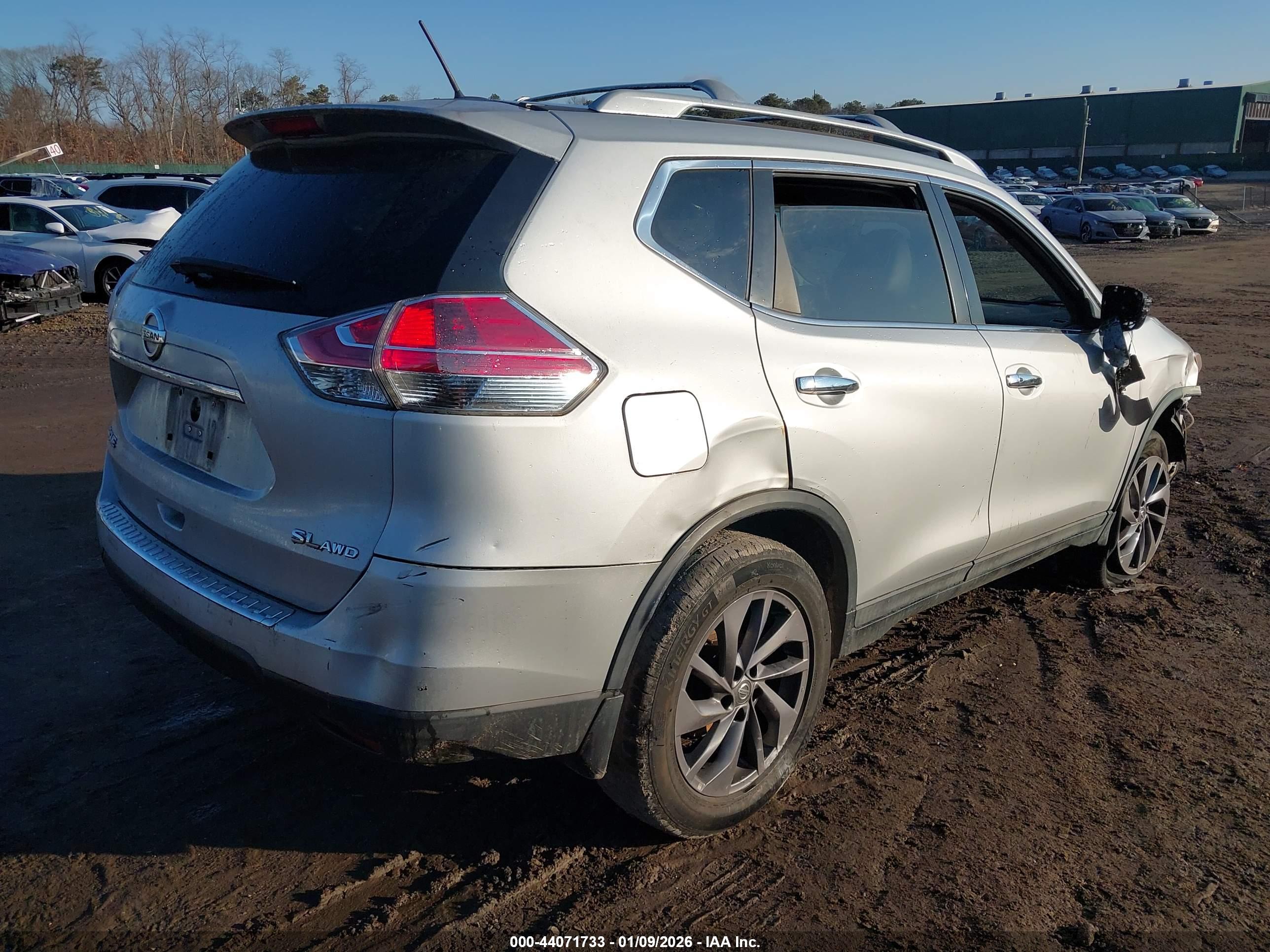 NISSAN ROGUE image 4
