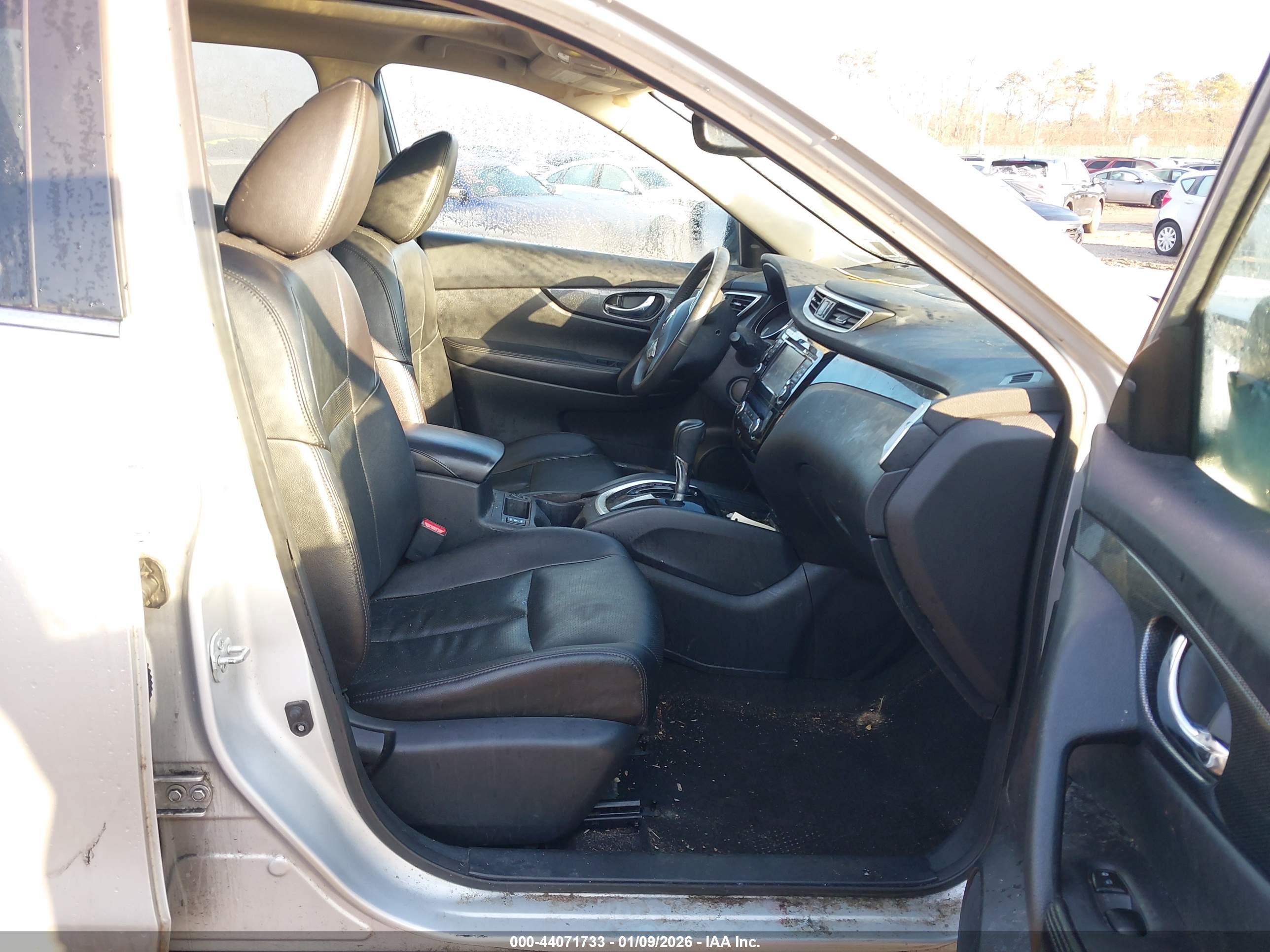 NISSAN ROGUE image 5