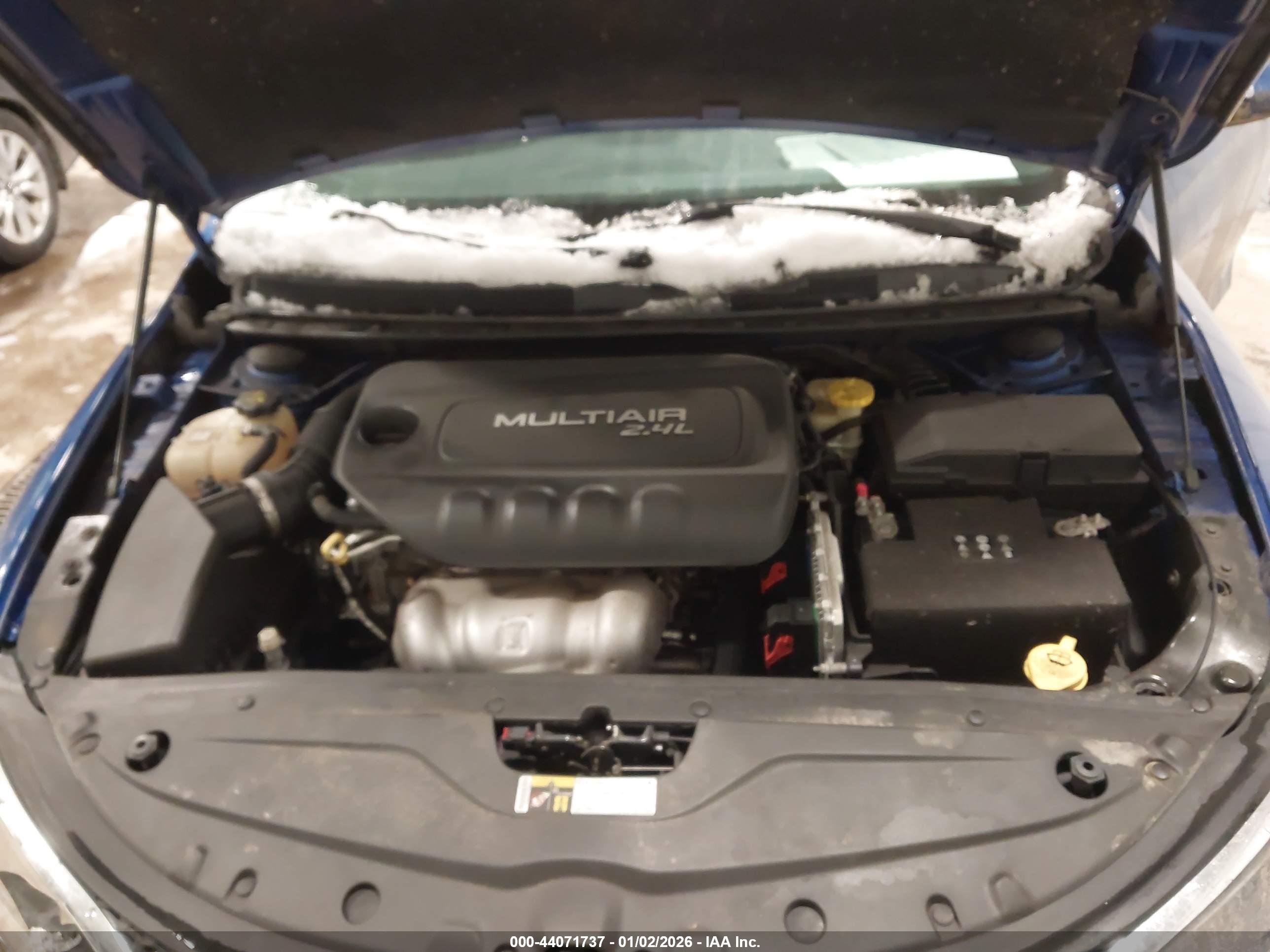 CHRYSLER 200 image 10