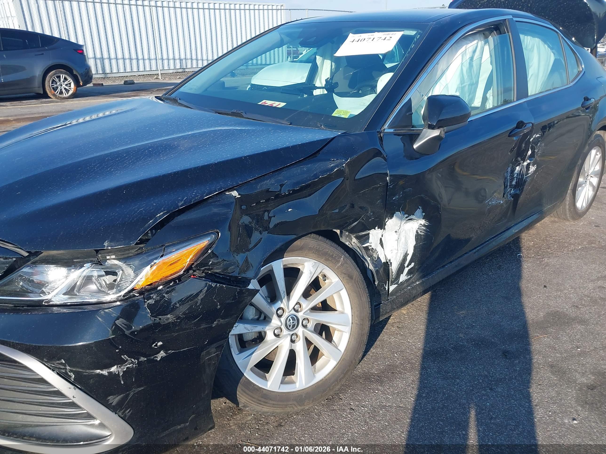 TOYOTA CAMRY image 6