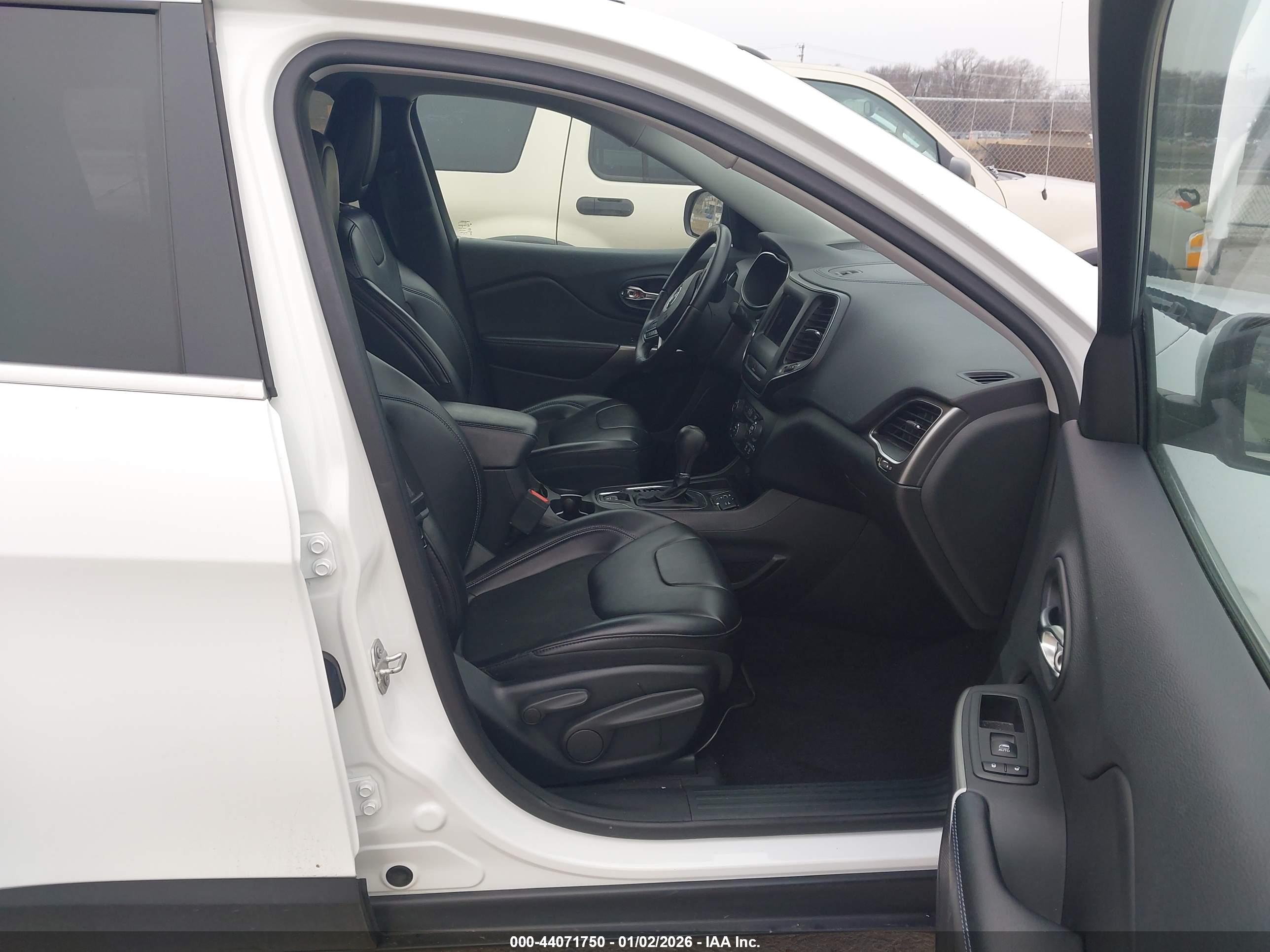 JEEP CHEROKEE image 5