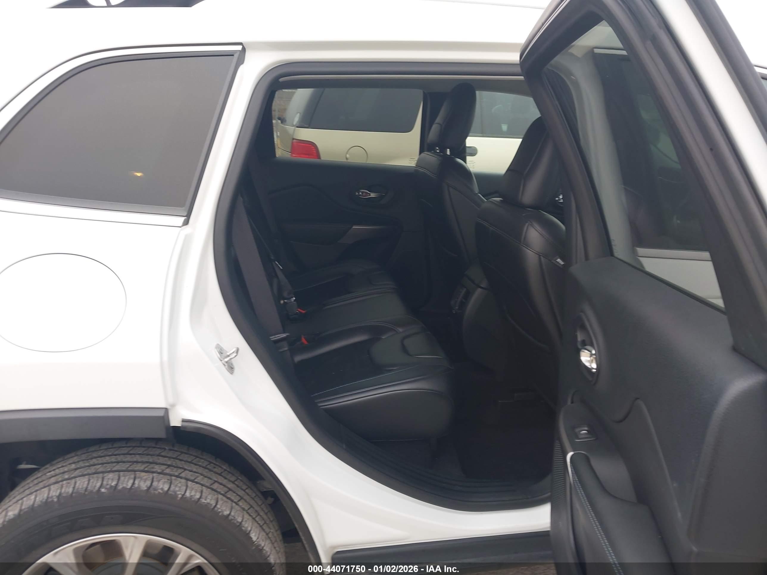 JEEP CHEROKEE image 8