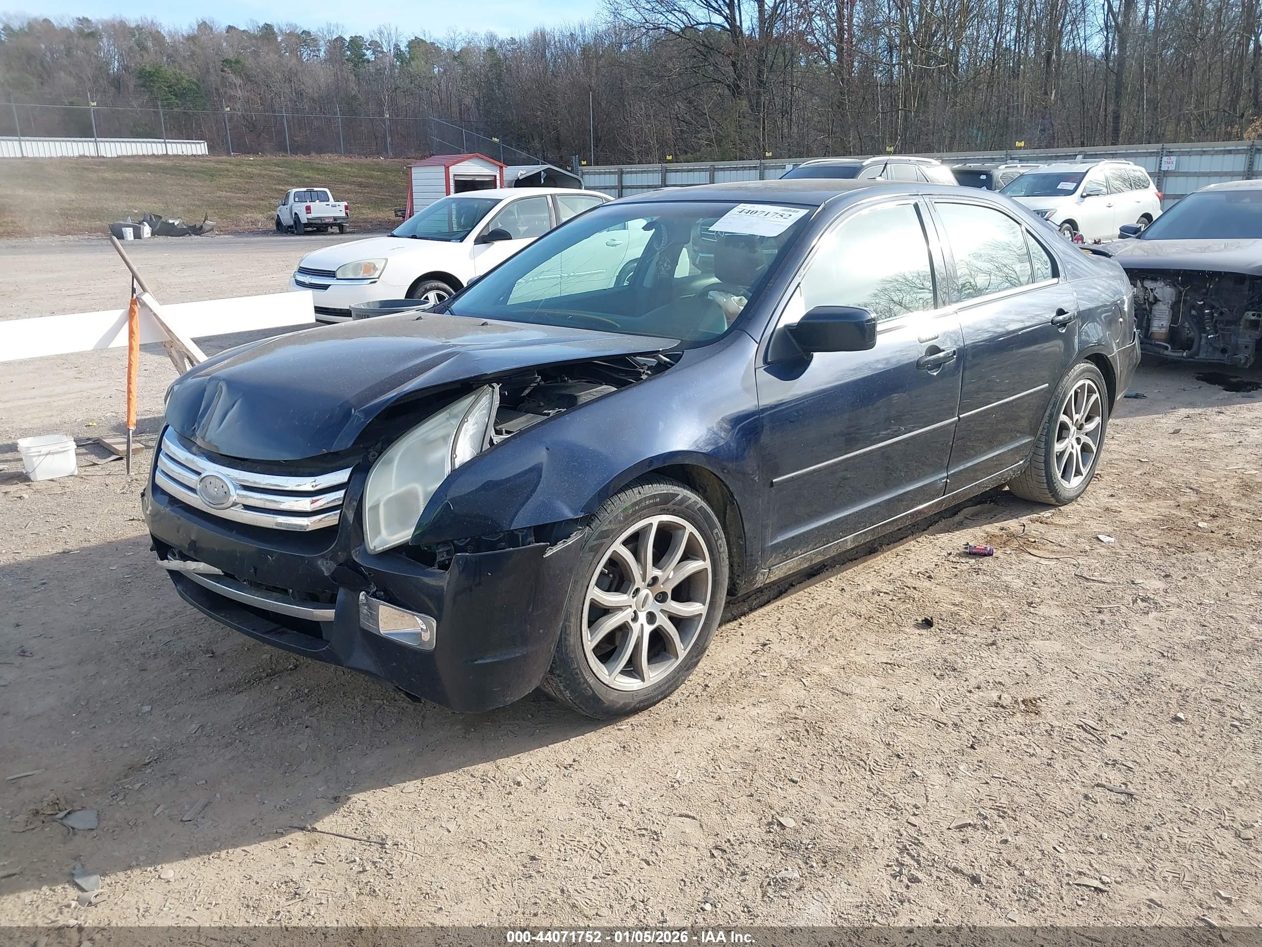 FORD FUSION image 2