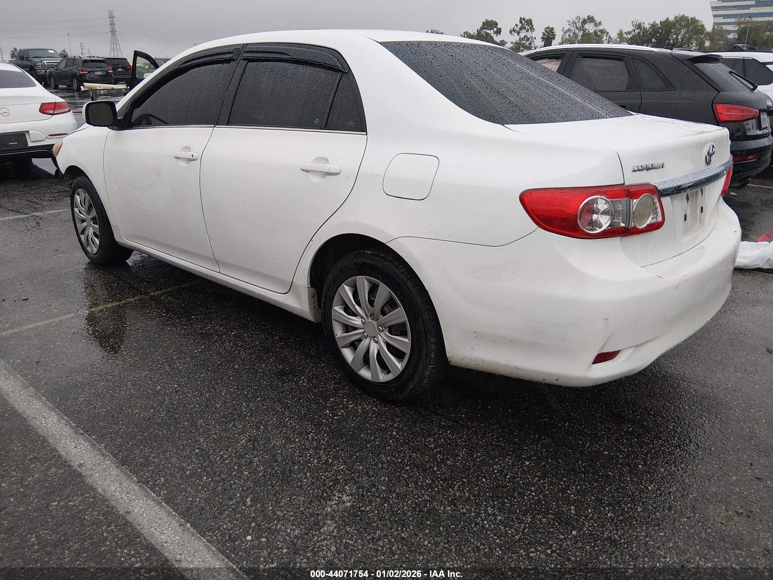 TOYOTA COROLLA image 3