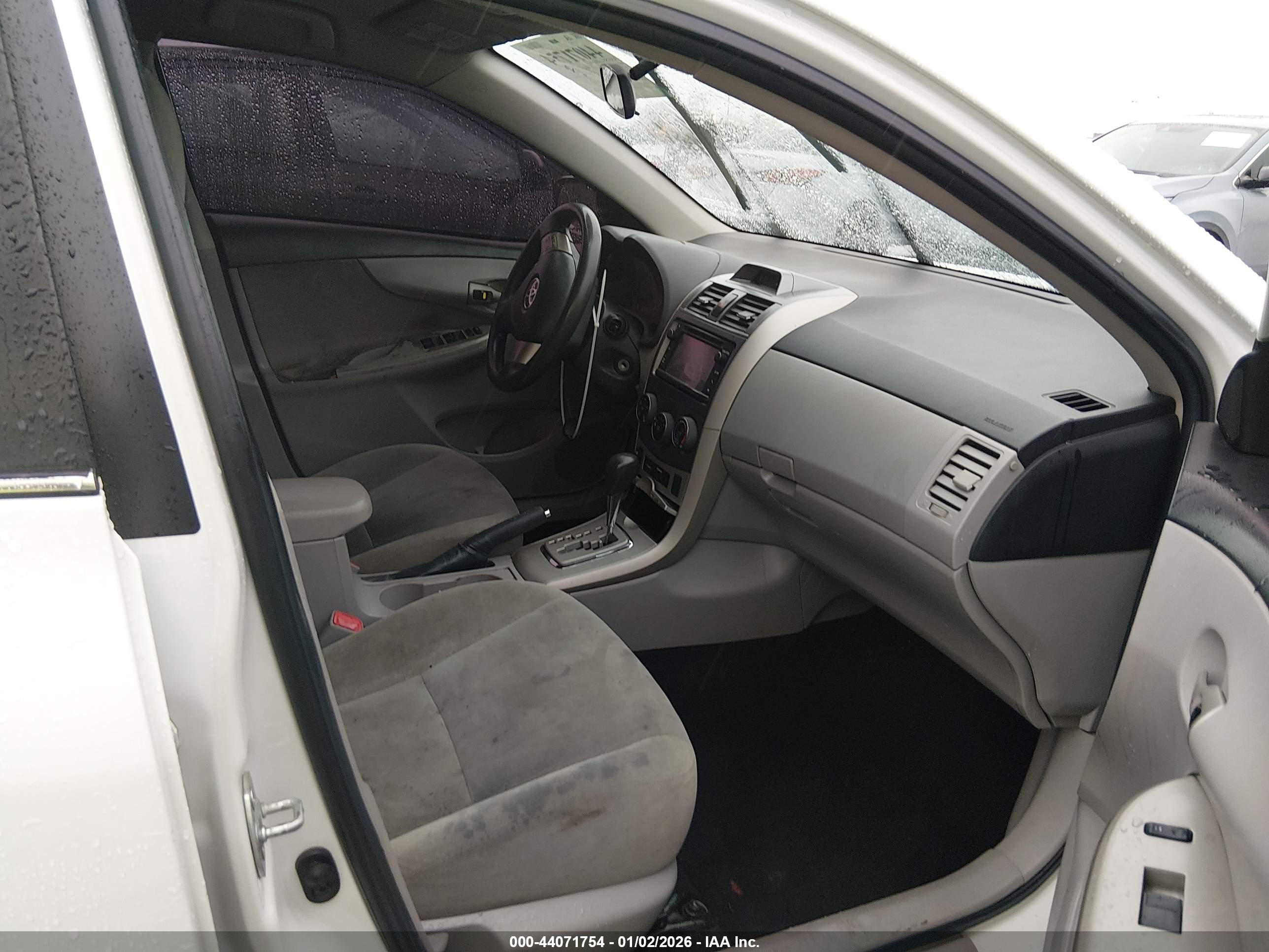TOYOTA COROLLA image 5