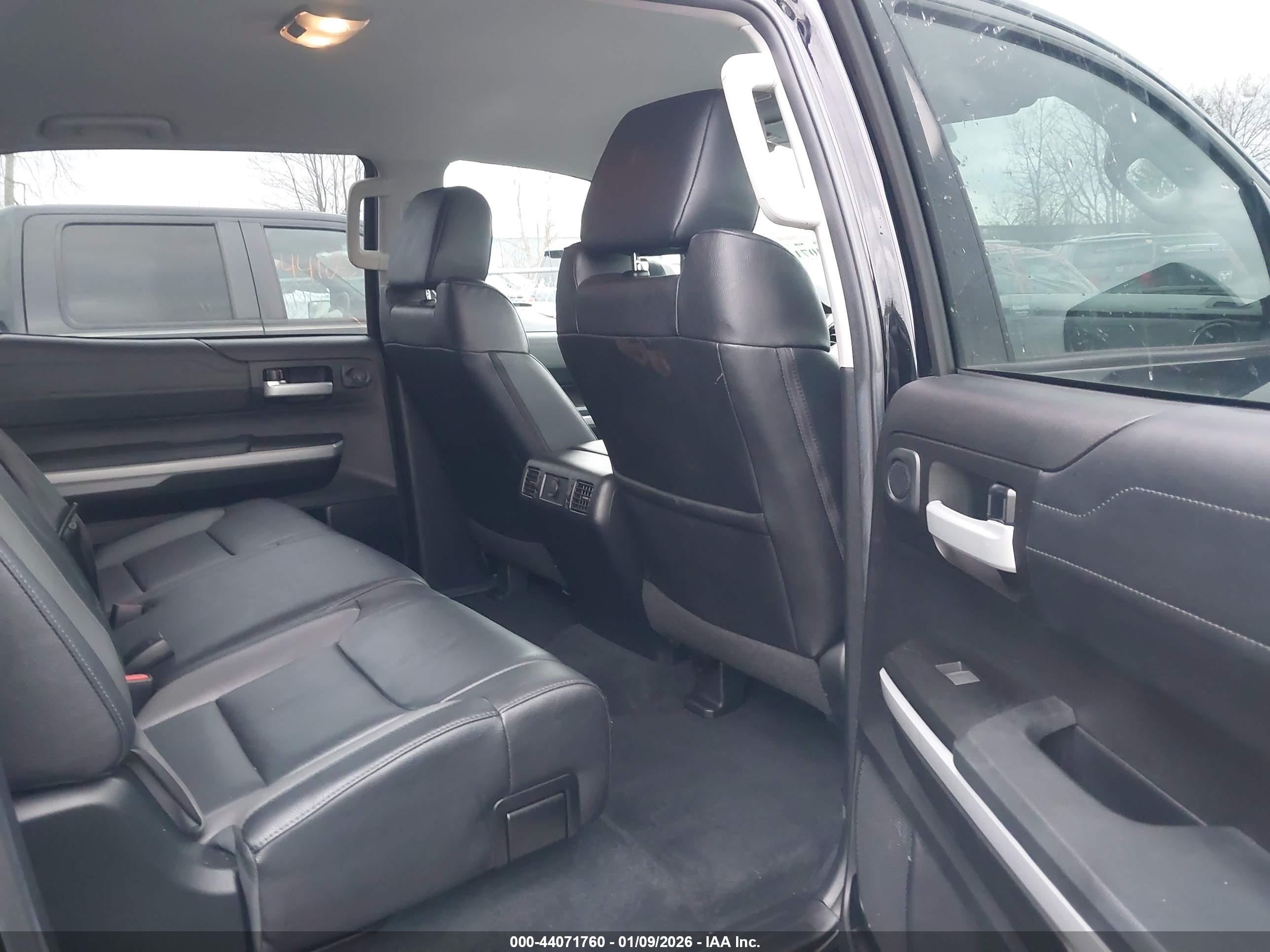 TOYOTA TUNDRA image 8
