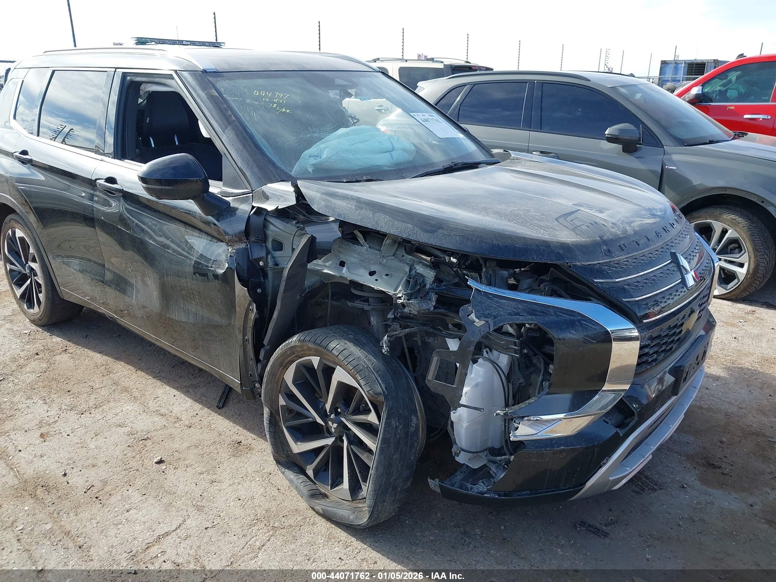 MITSUBISHI OUTLANDER image 6