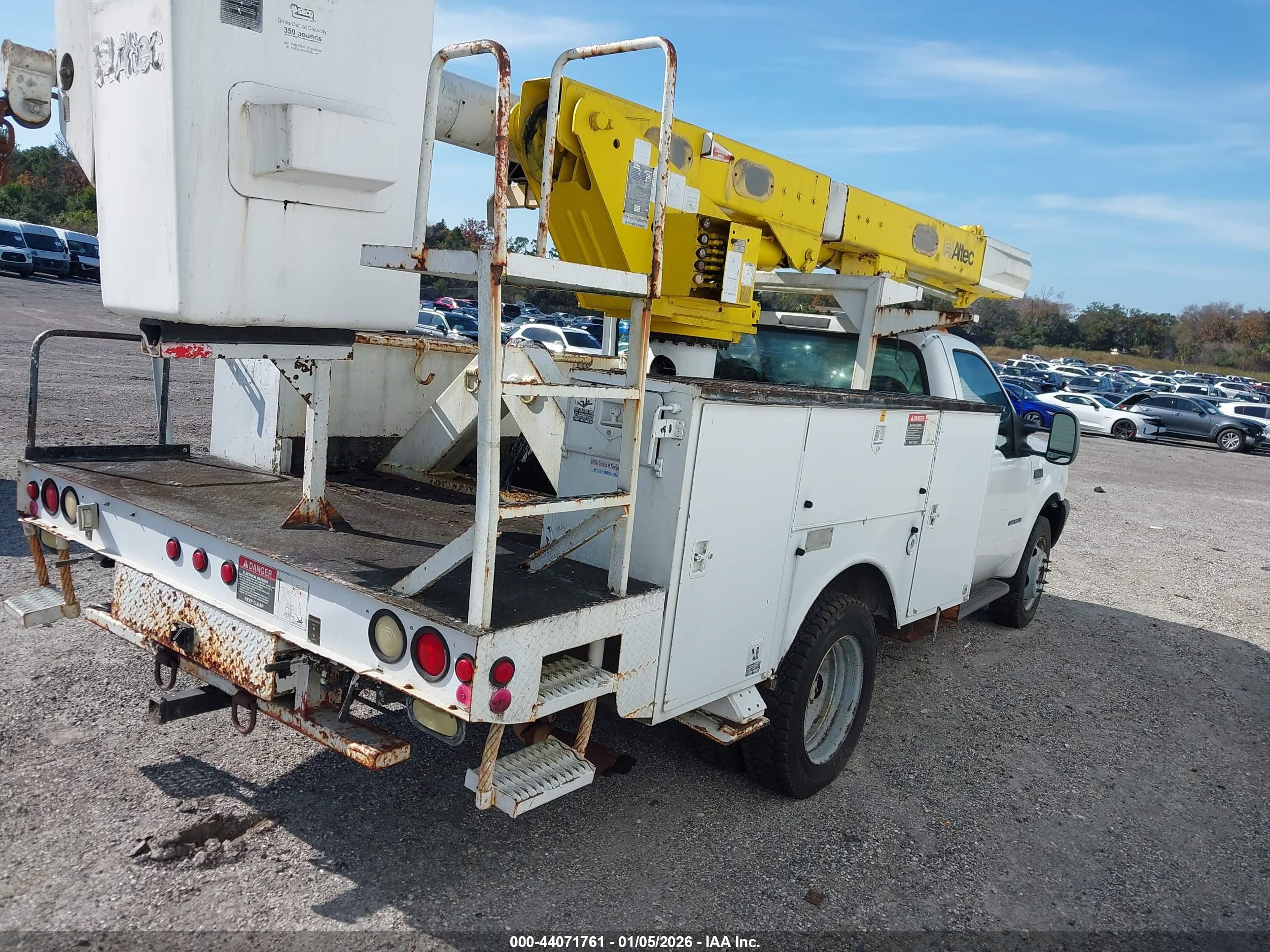 FORD F-550 image 4