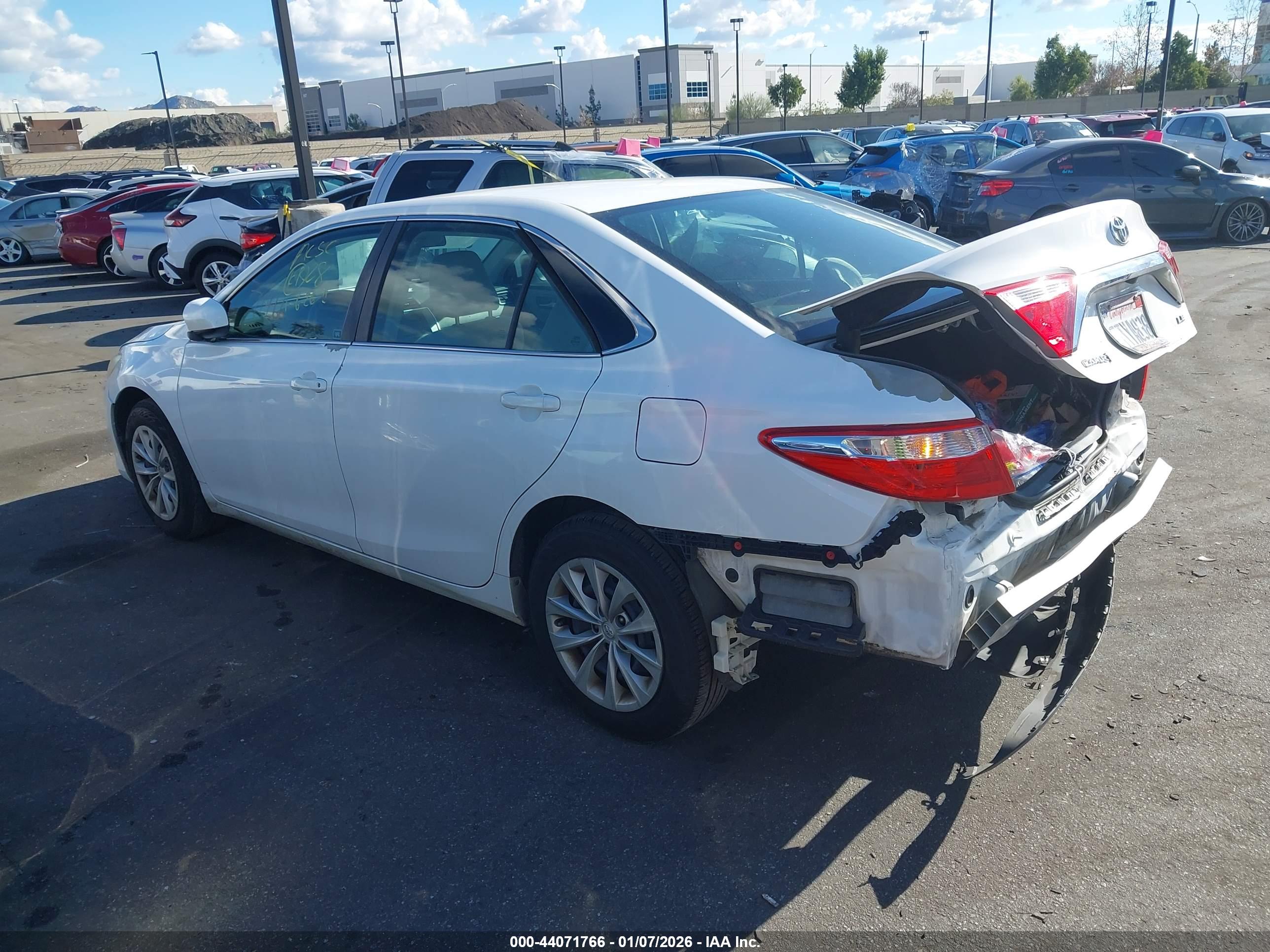 TOYOTA CAMRY image 3