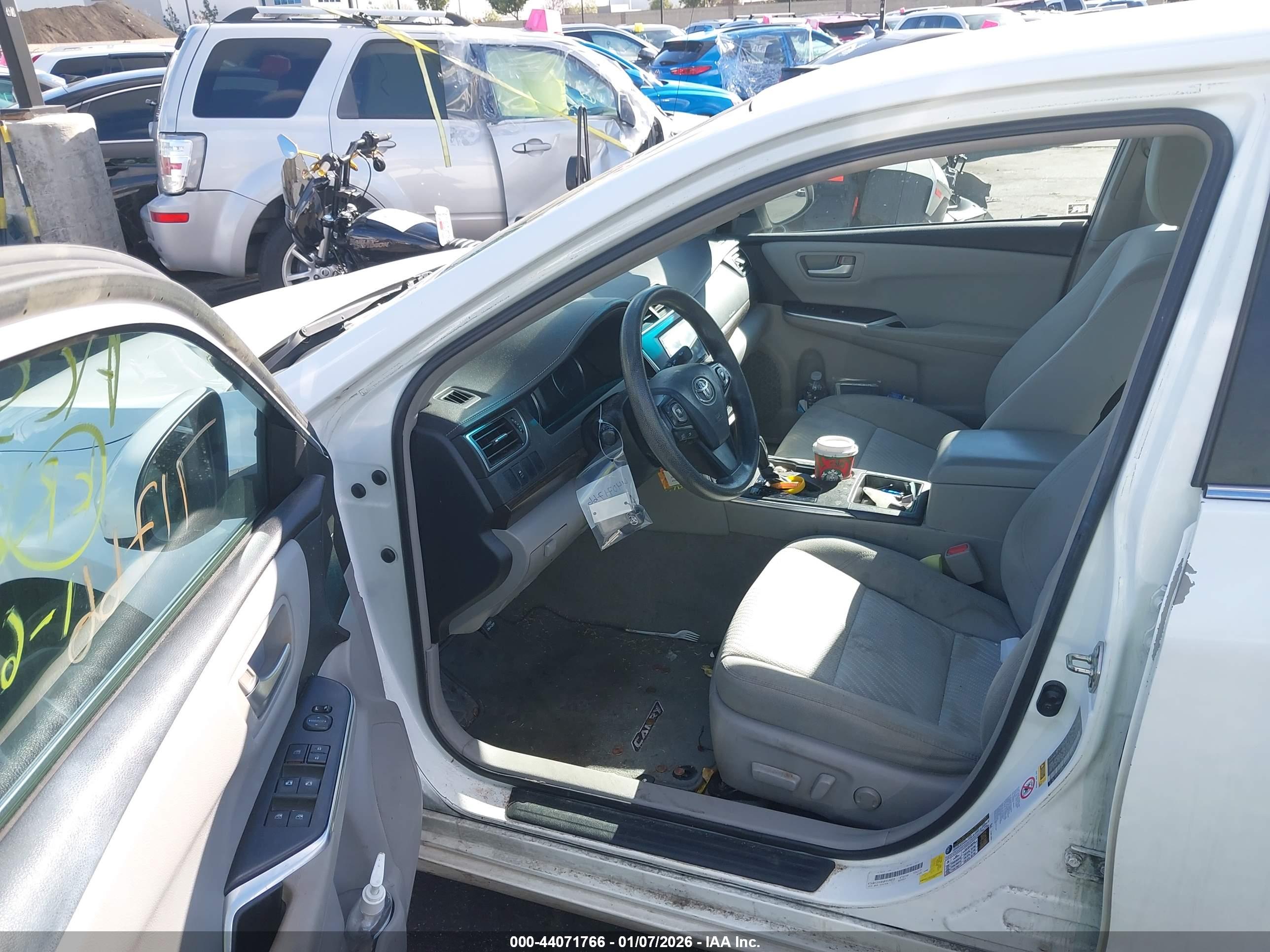 TOYOTA CAMRY image 5