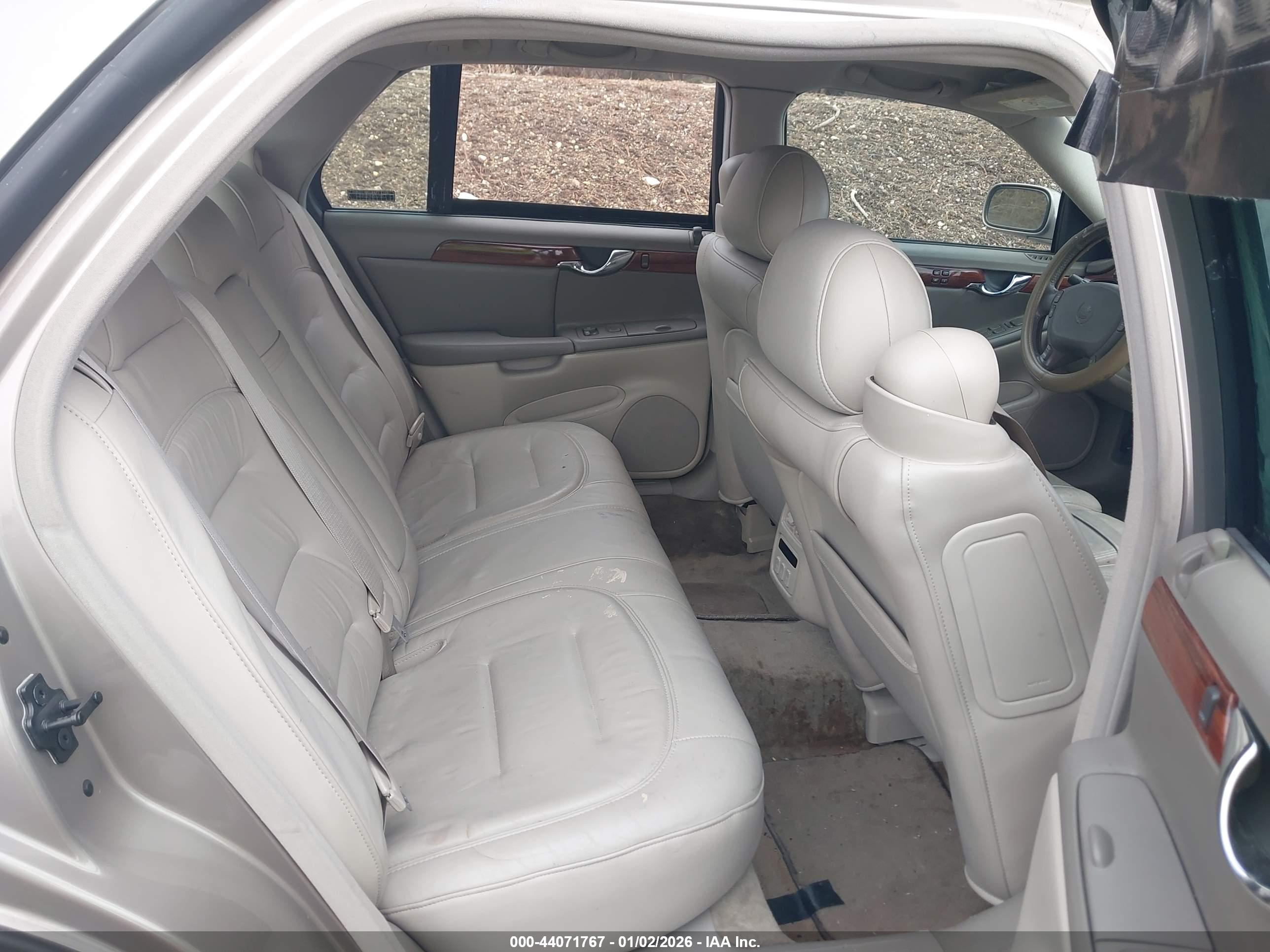 CADILLAC DEVILLE image 8