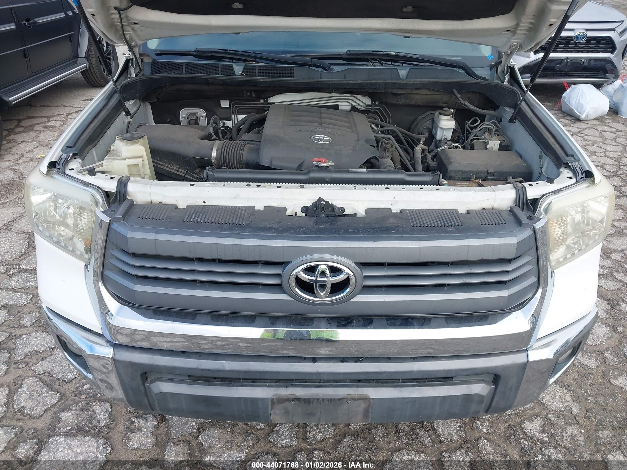 TOYOTA TUNDRA image 10