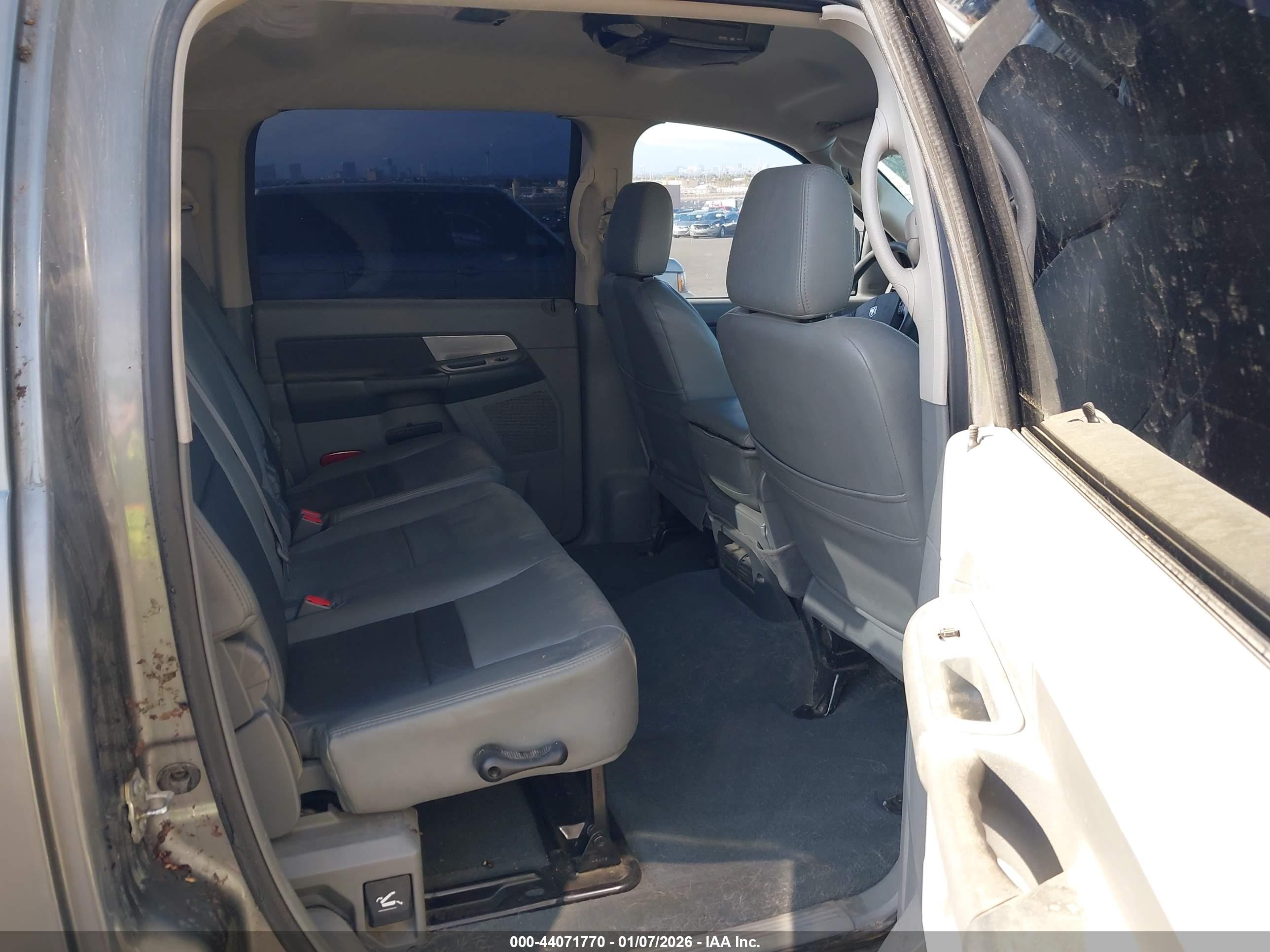 DODGE RAM image 8