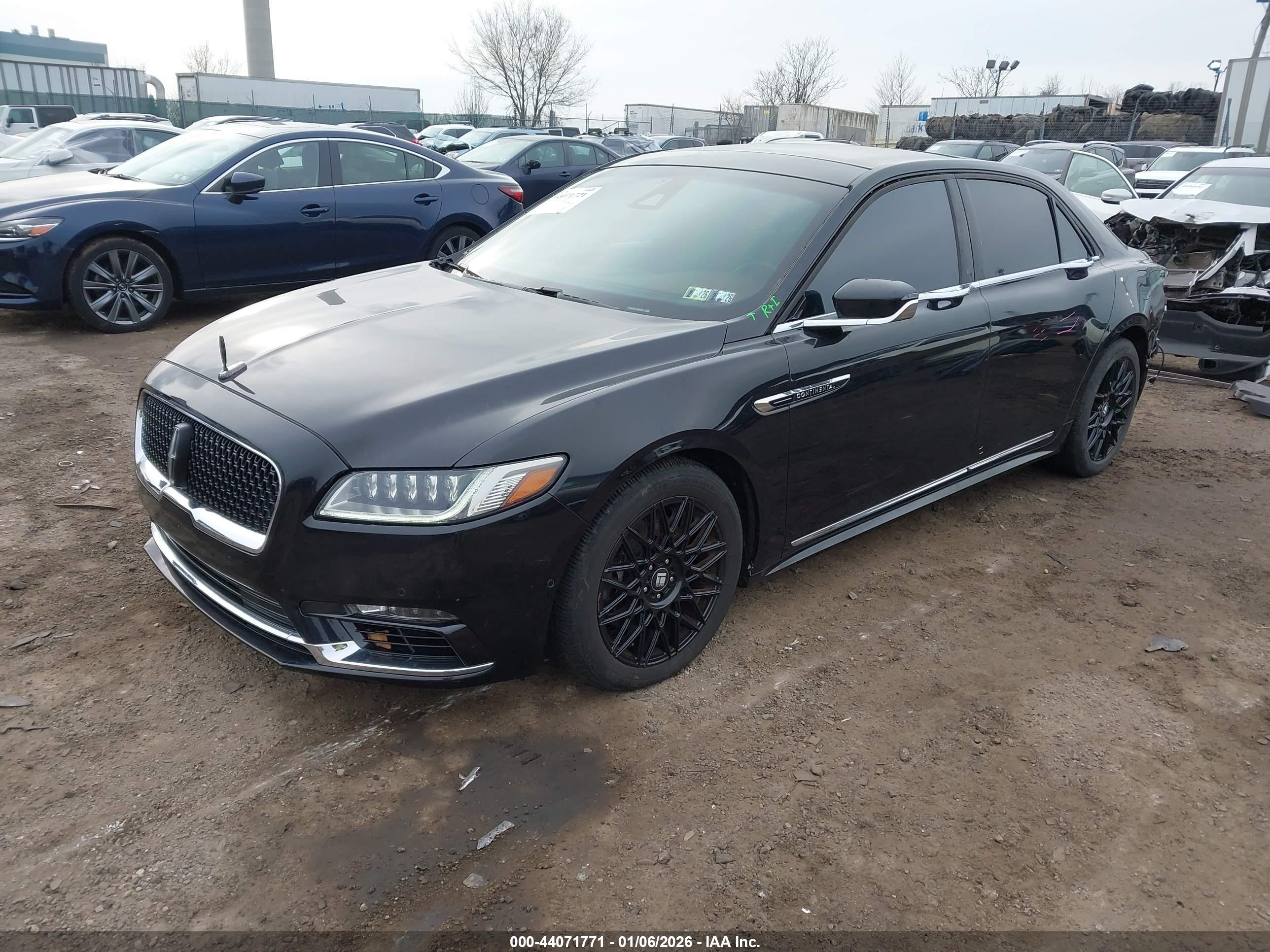 LINCOLN CONTINENTAL image 2