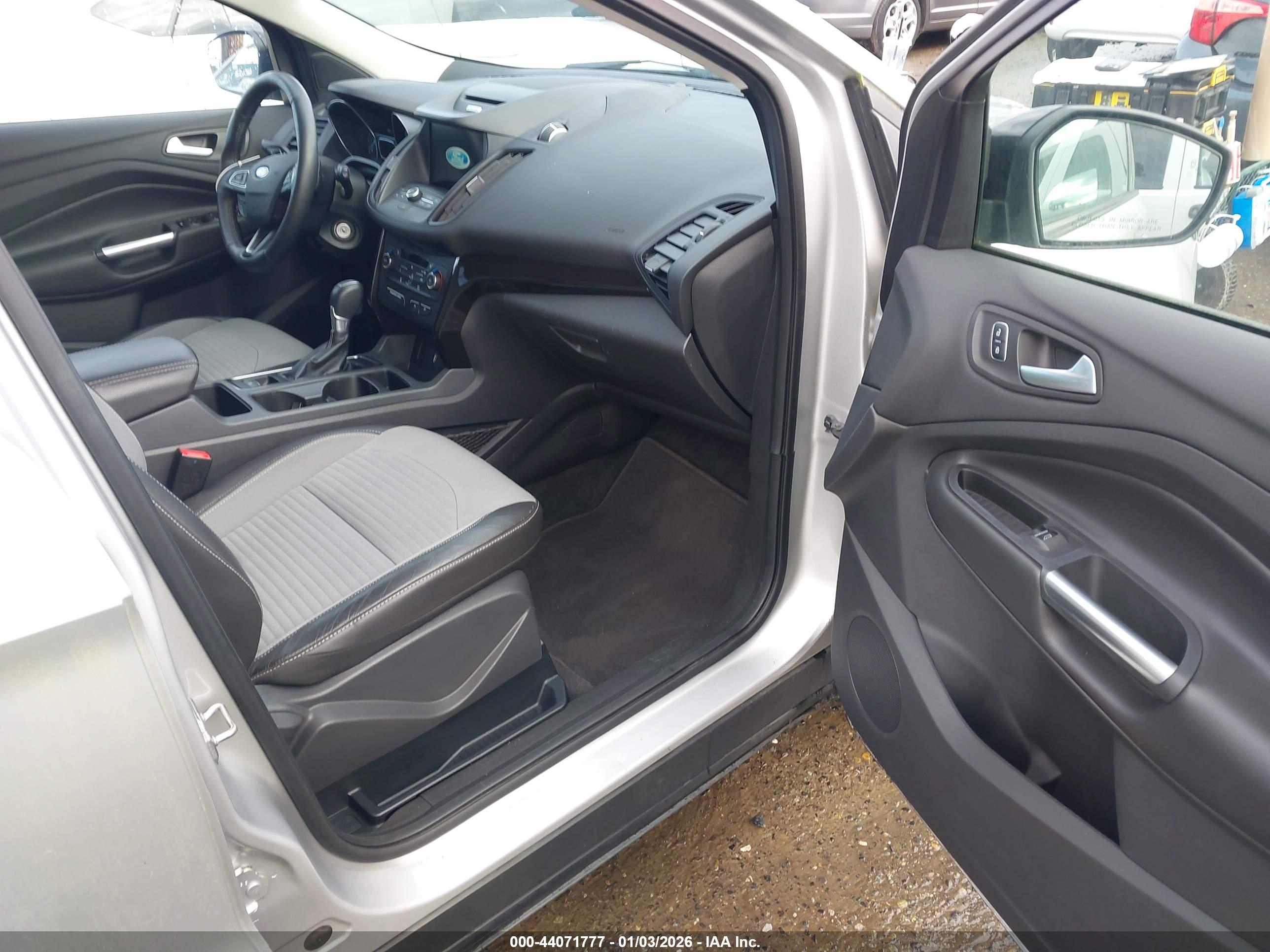 FORD ESCAPE image 5