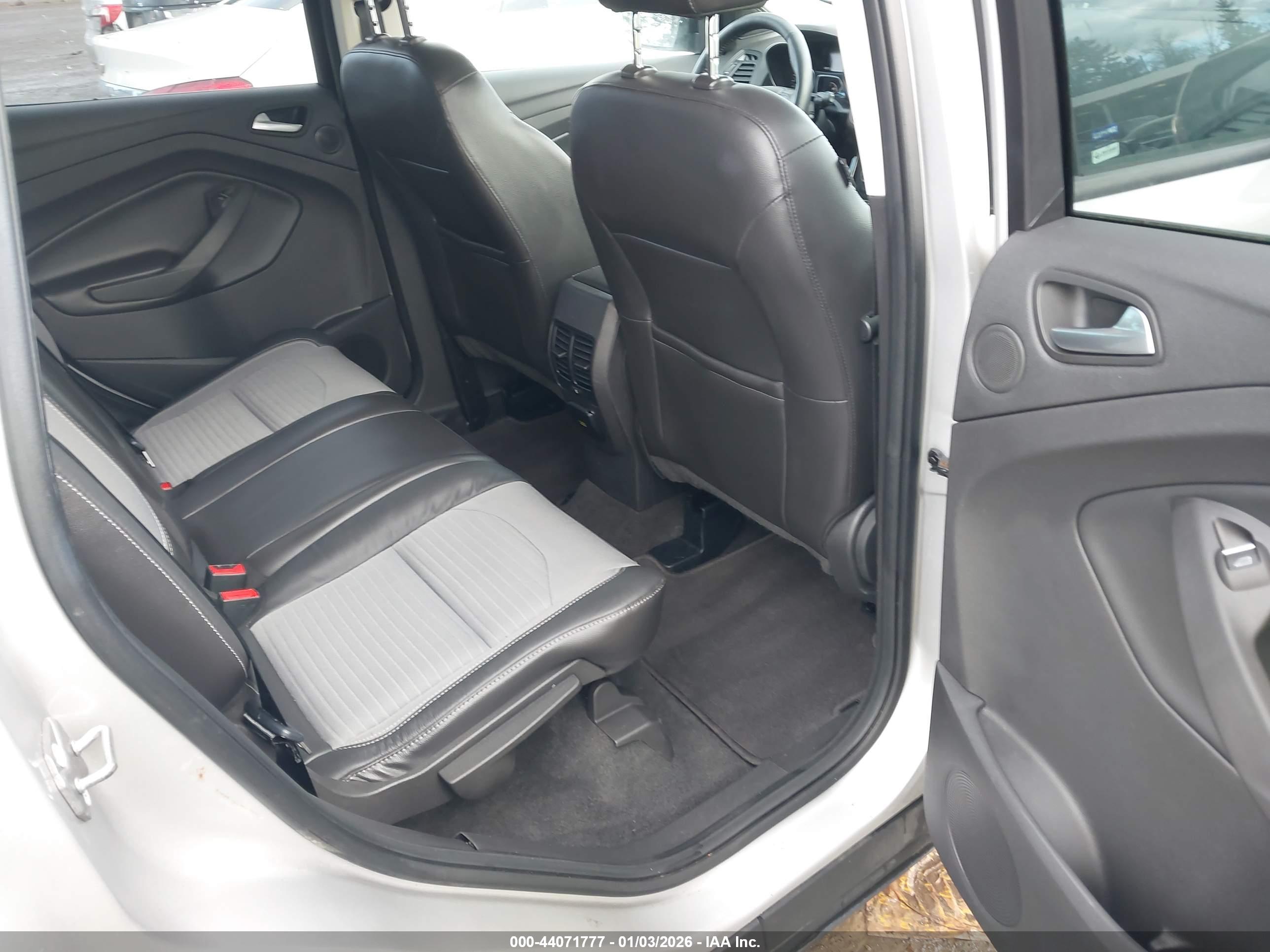 FORD ESCAPE image 8