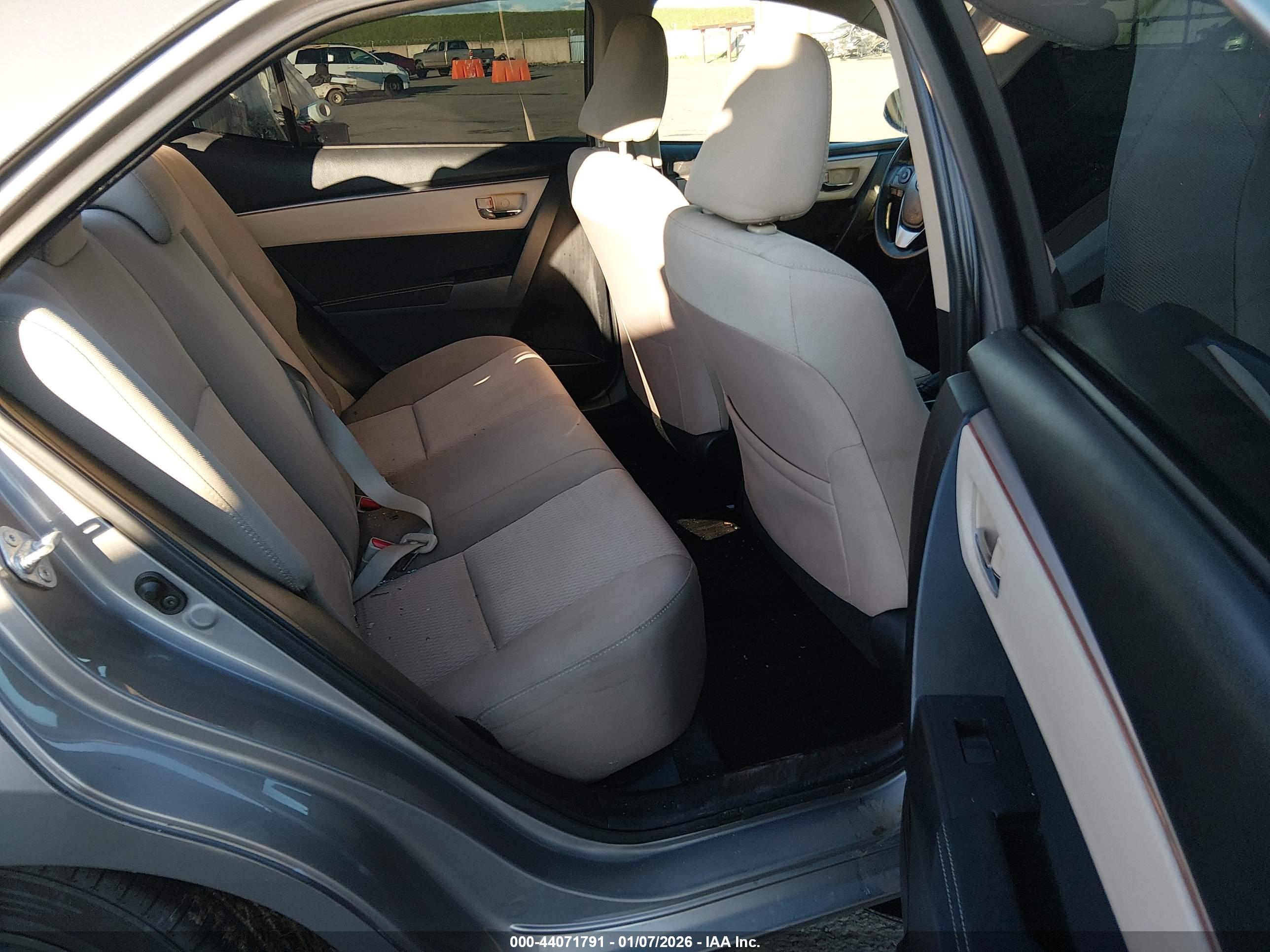 TOYOTA COROLLA image 8
