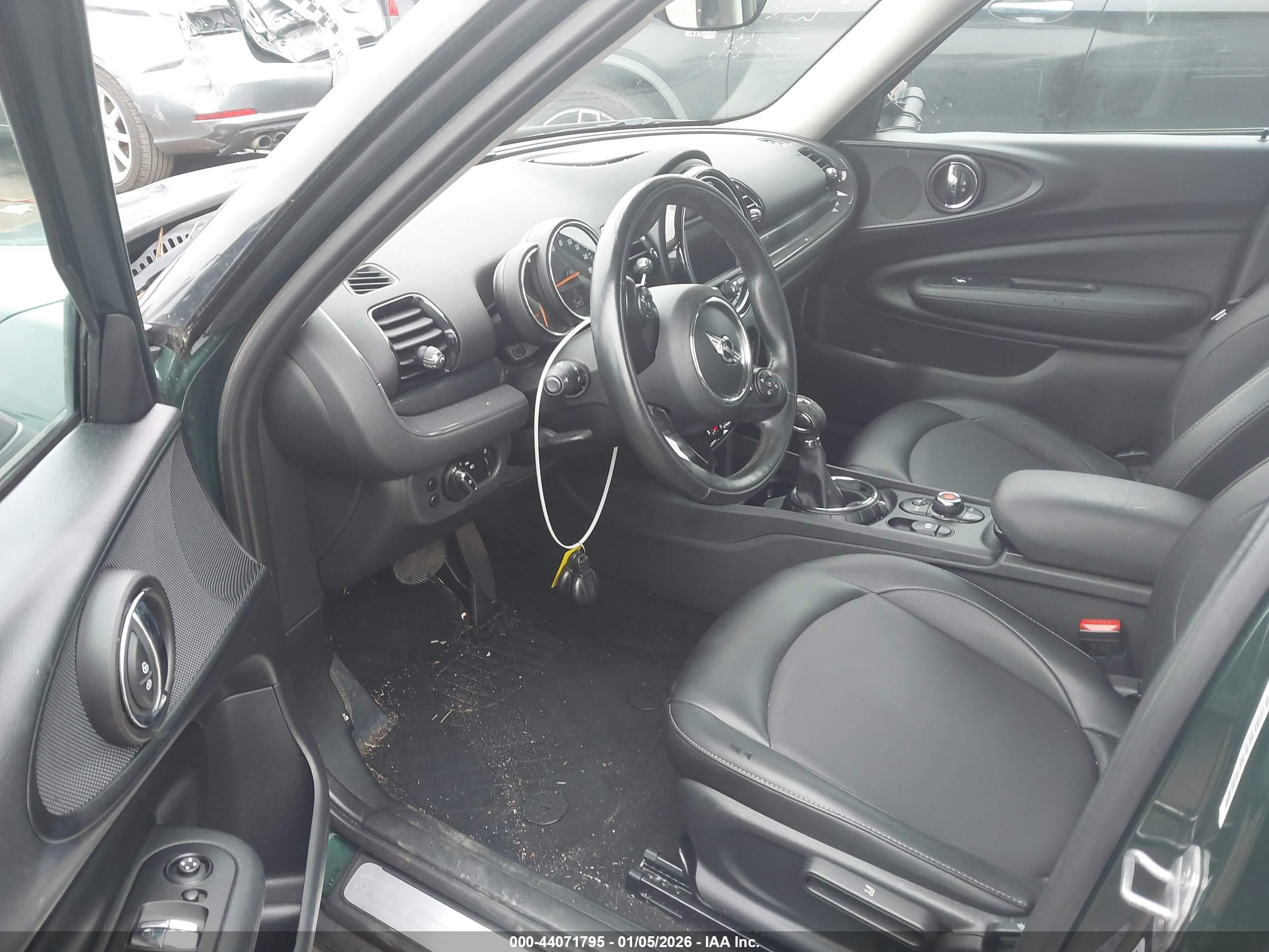 MINI CLUBMAN image 5
