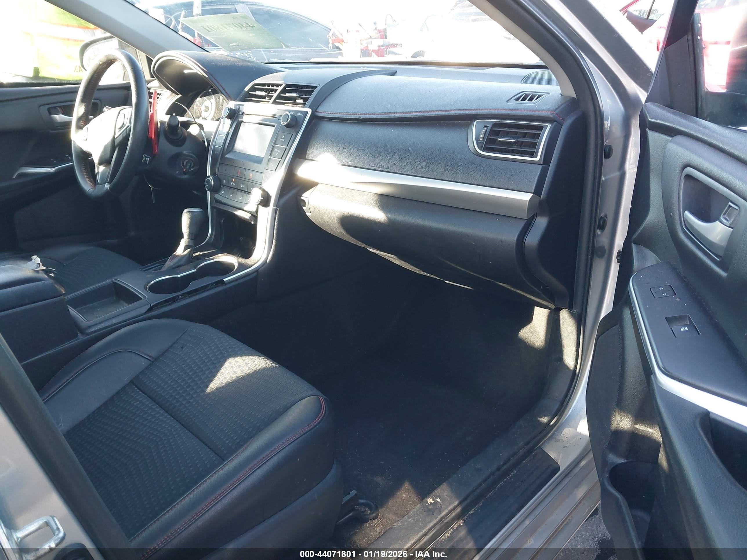 TOYOTA CAMRY image 5