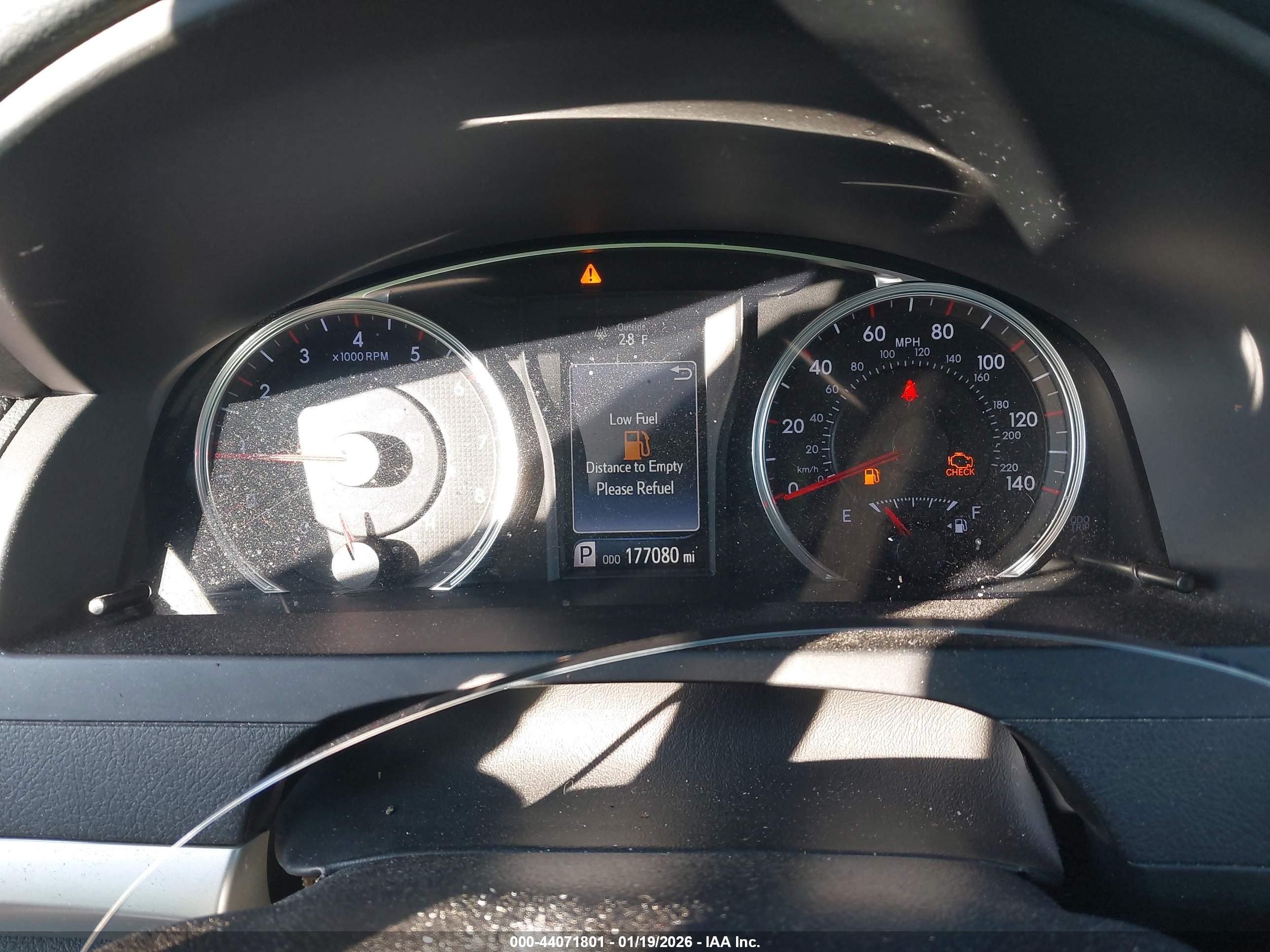 TOYOTA CAMRY image 7