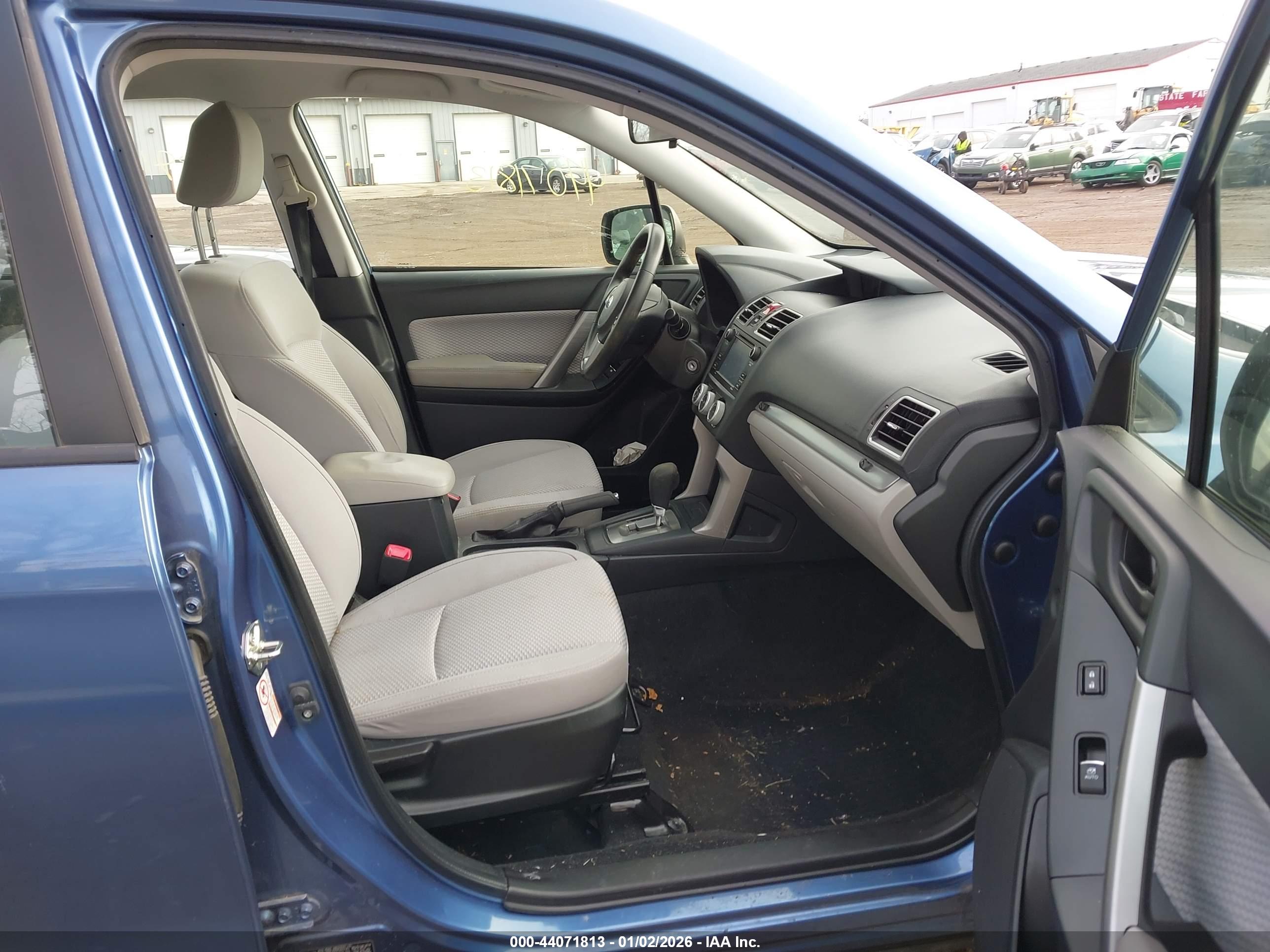 SUBARU FORESTER image 5