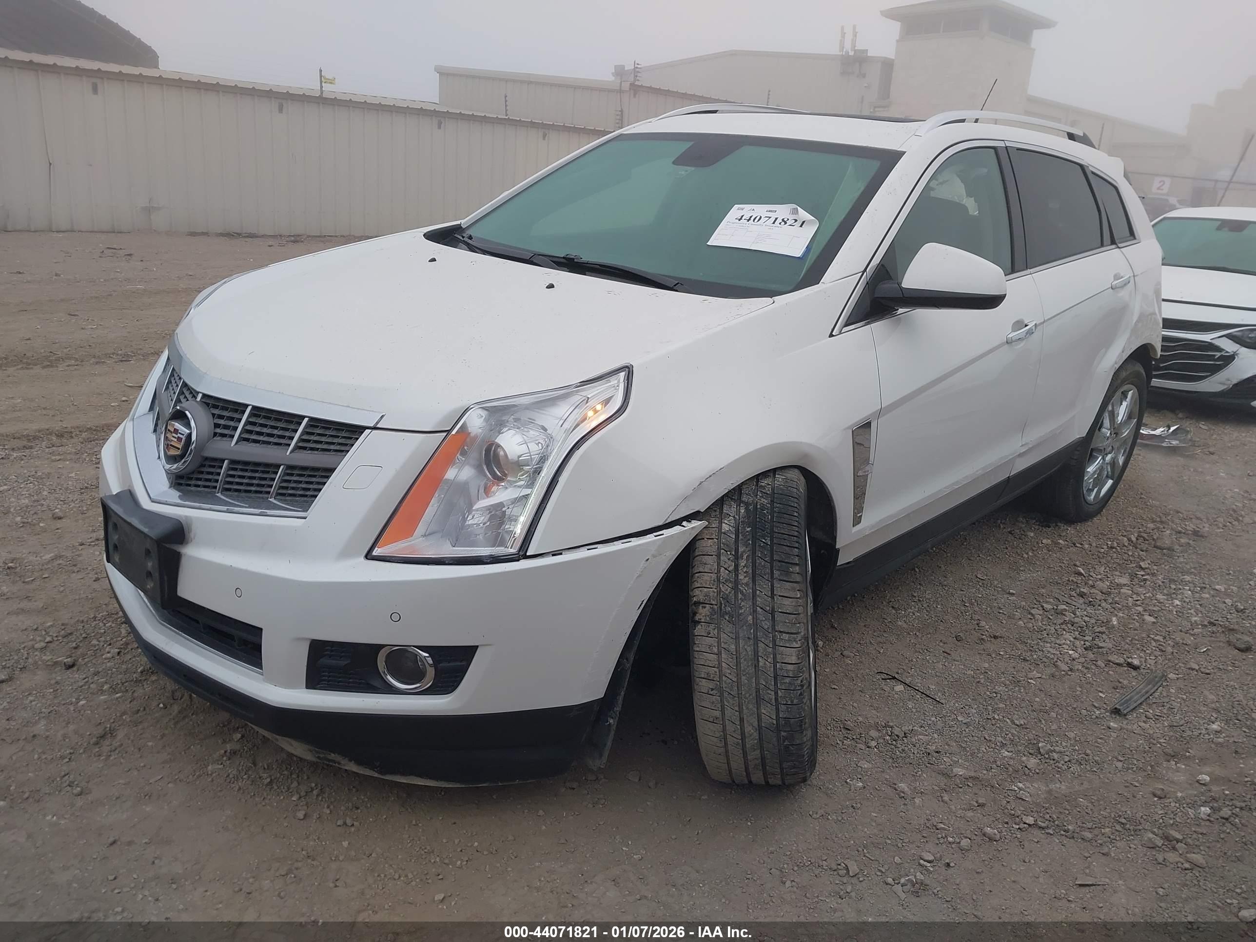 CADILLAC SRX image 2