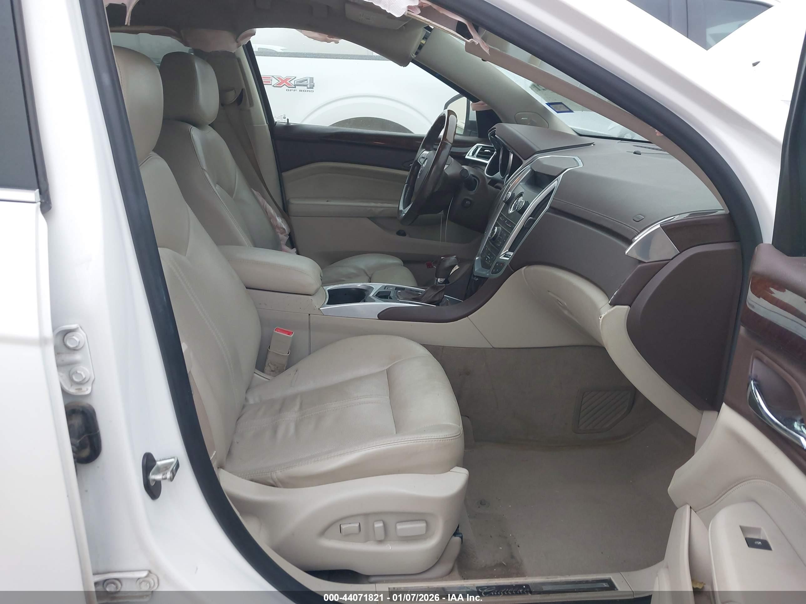 CADILLAC SRX image 5