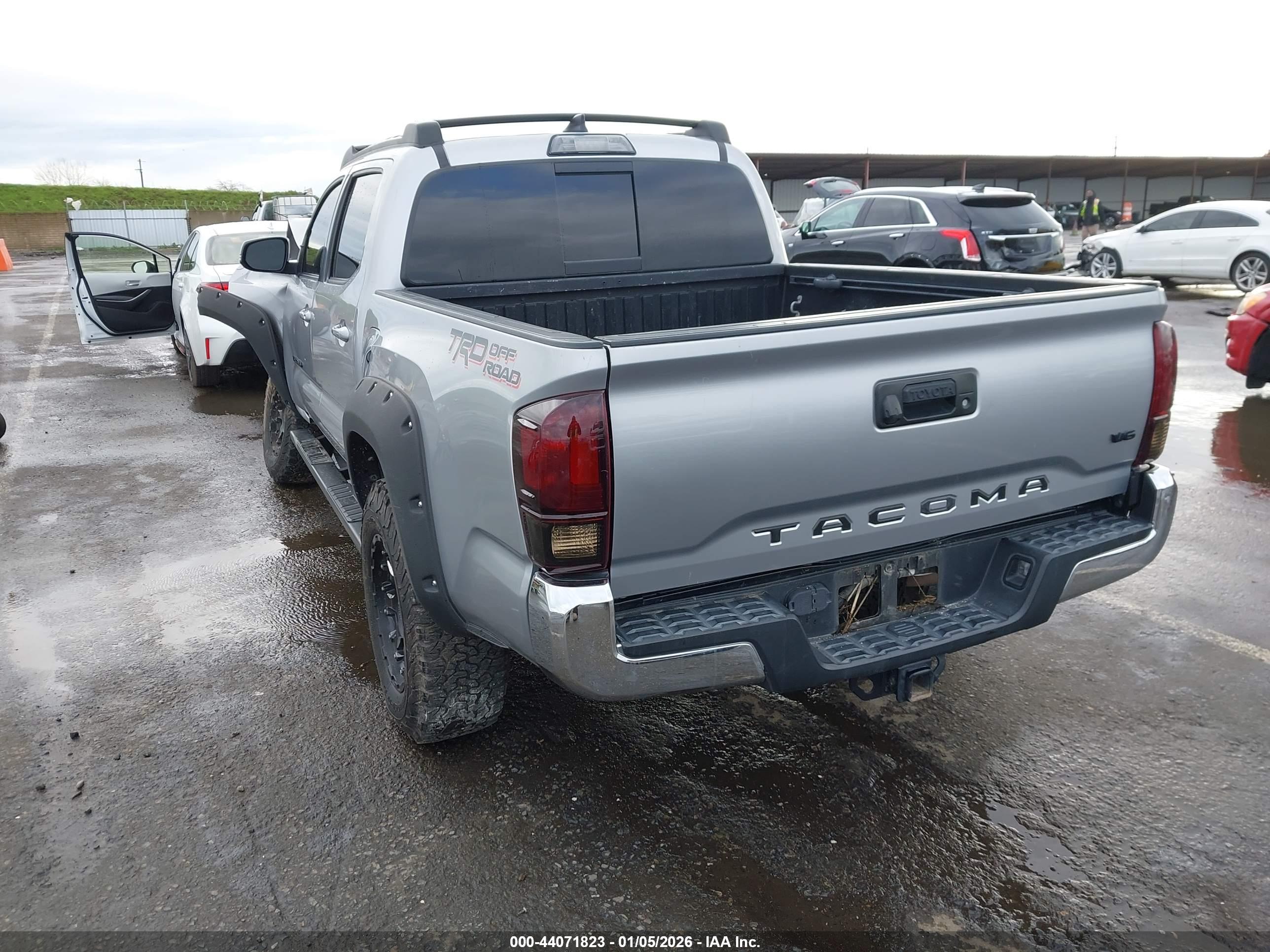 TOYOTA TACOMA image 3