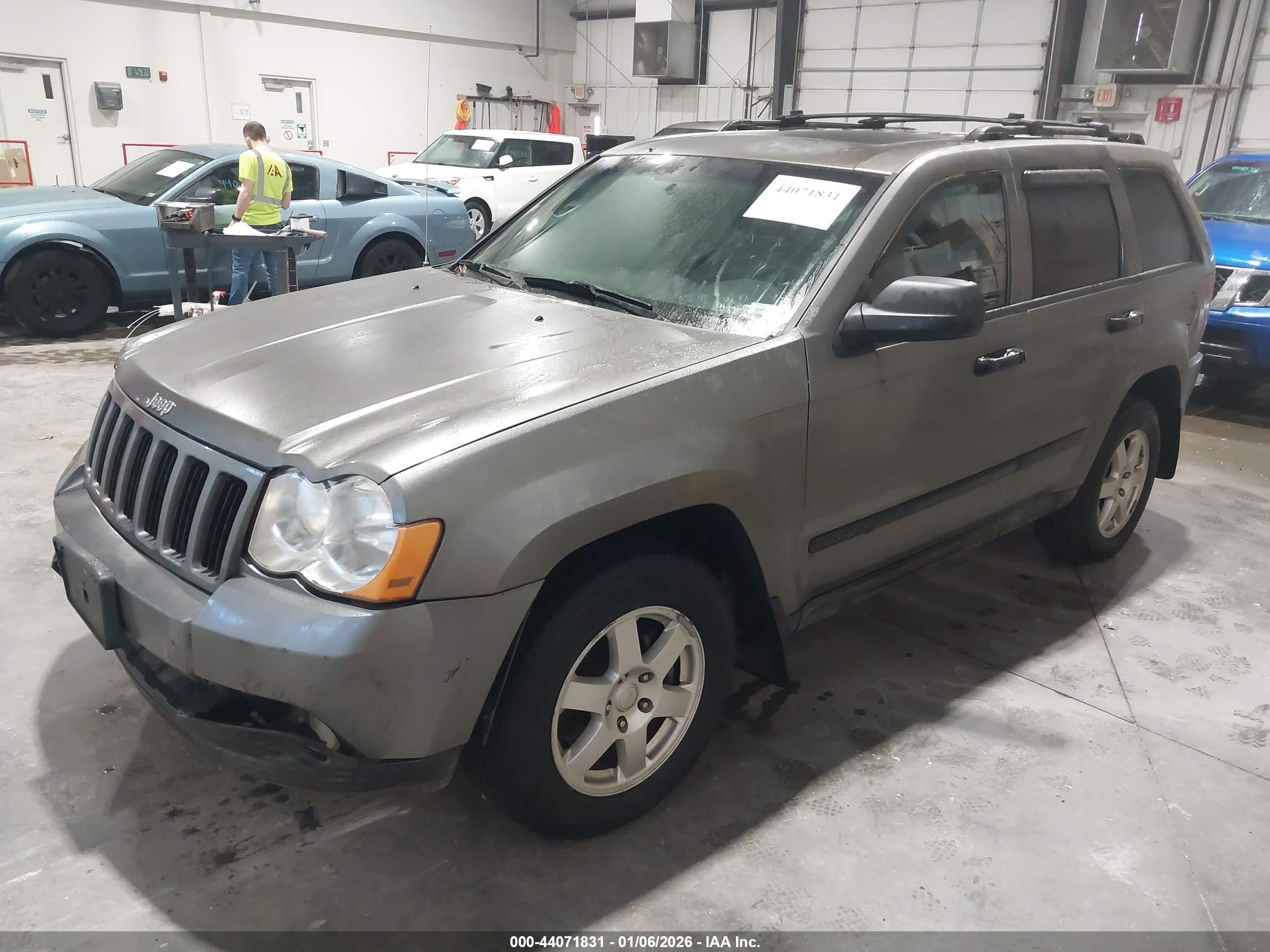 JEEP GRAND image 2