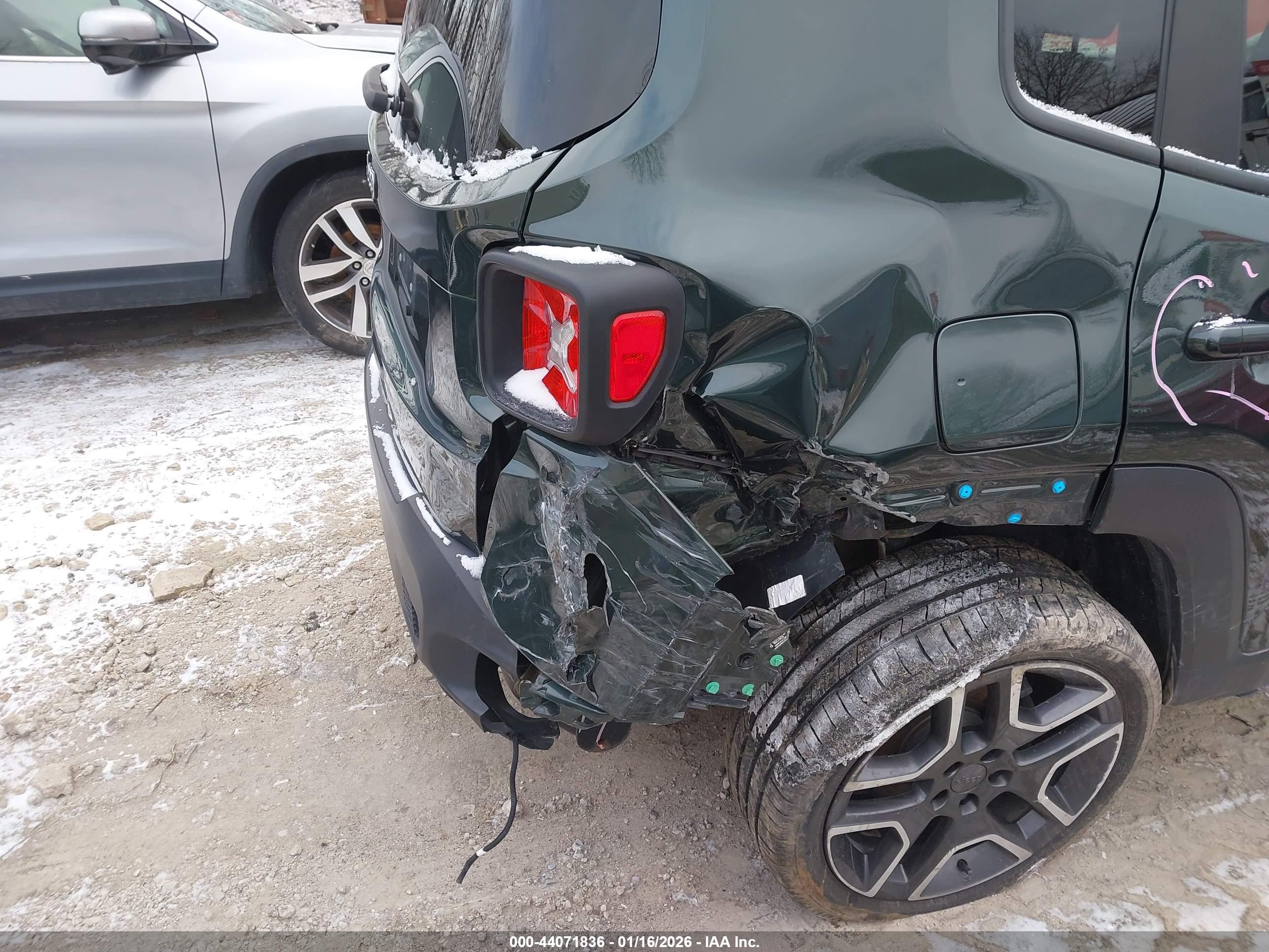 JEEP RENEGADE image 6