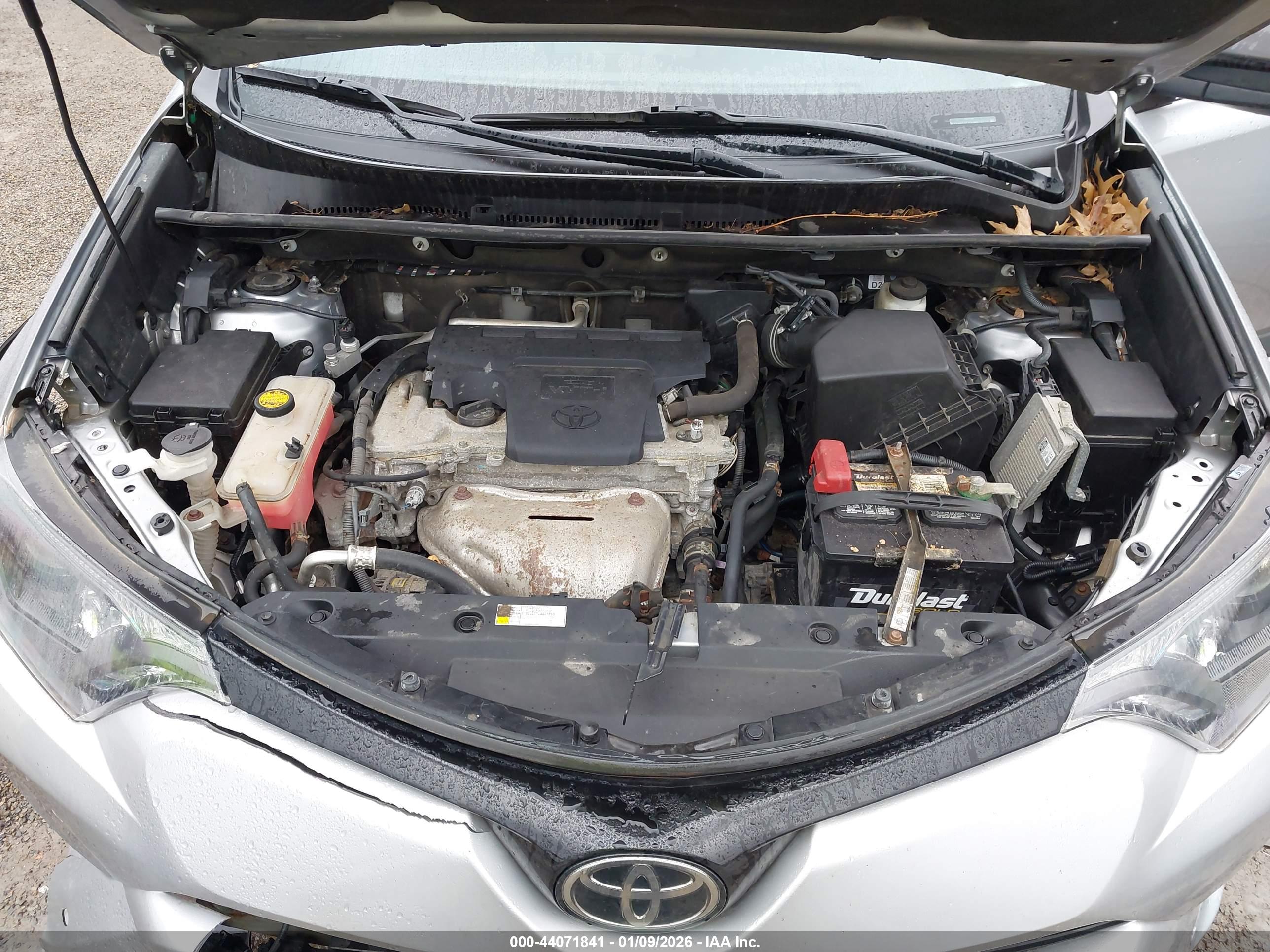 TOYOTA RAV4 image 10